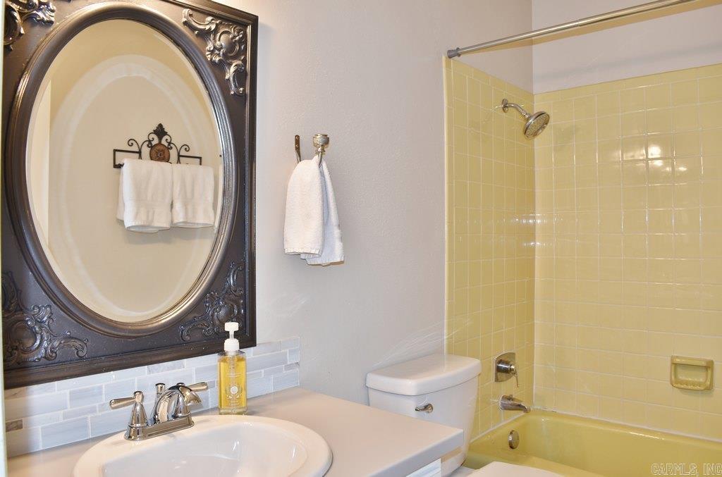 22  Reddina  Hot Springs Village, AR