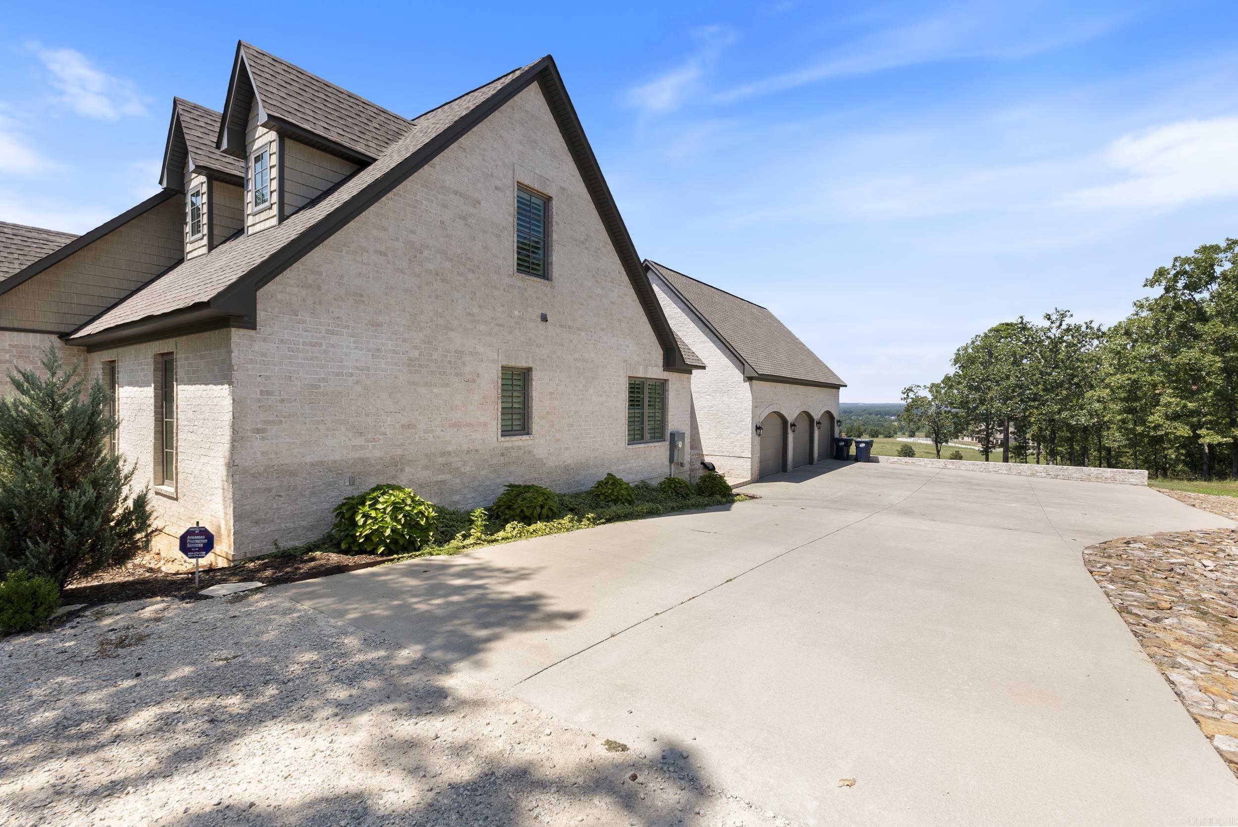 18  Sky Dr  Greenbrier, AR