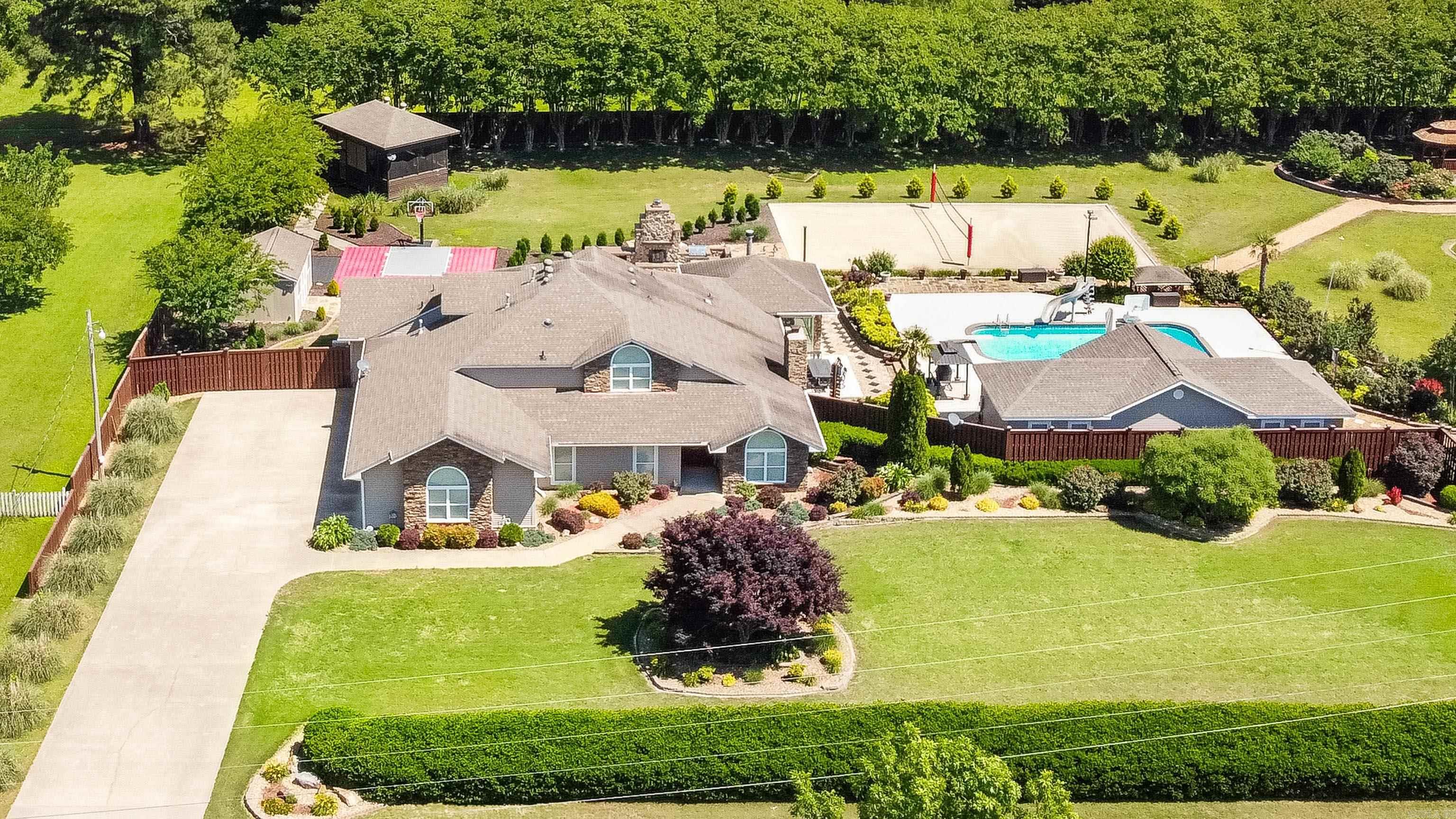 3208  Silica Heights  Benton, AR