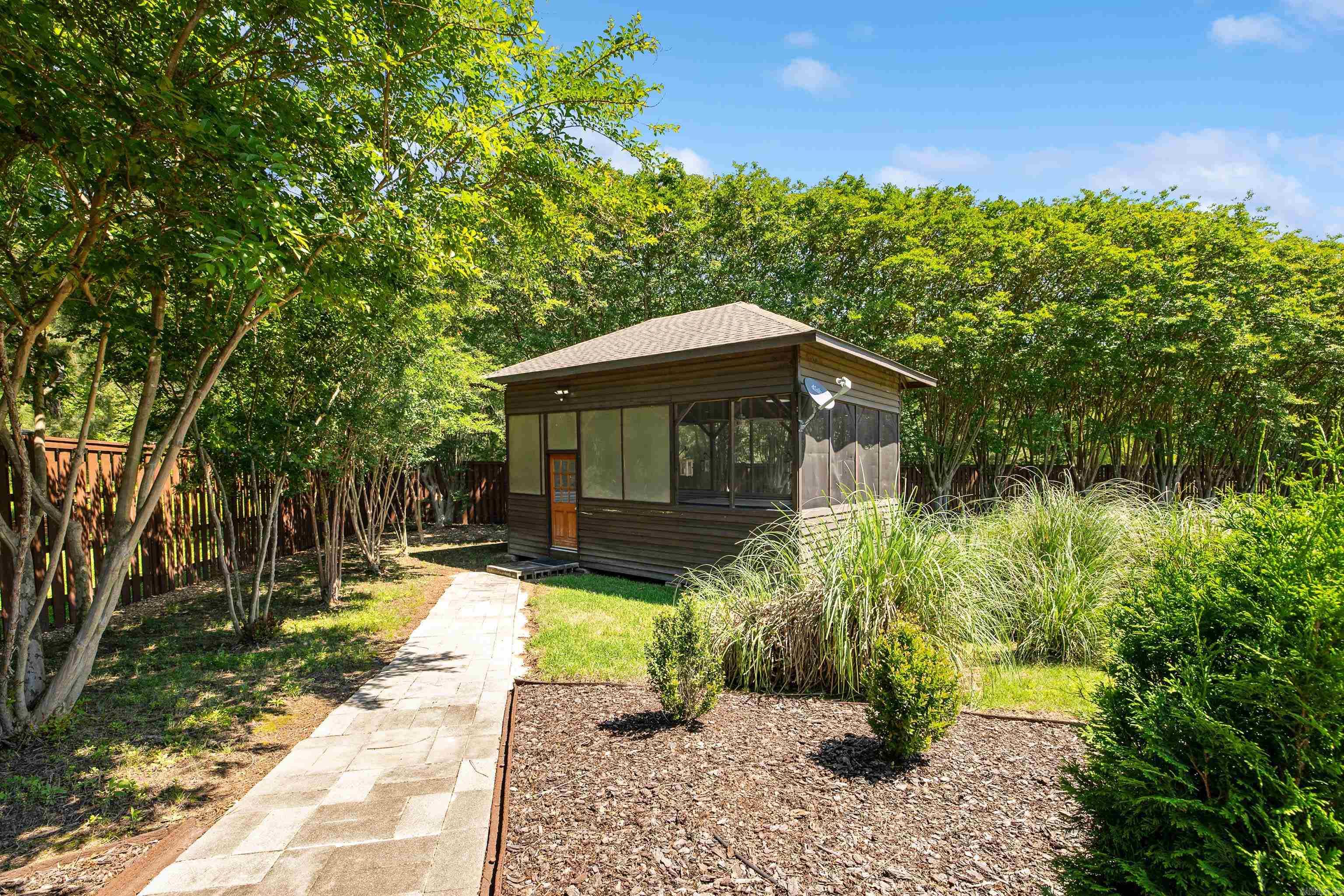 3208  Silica Heights  Benton, AR