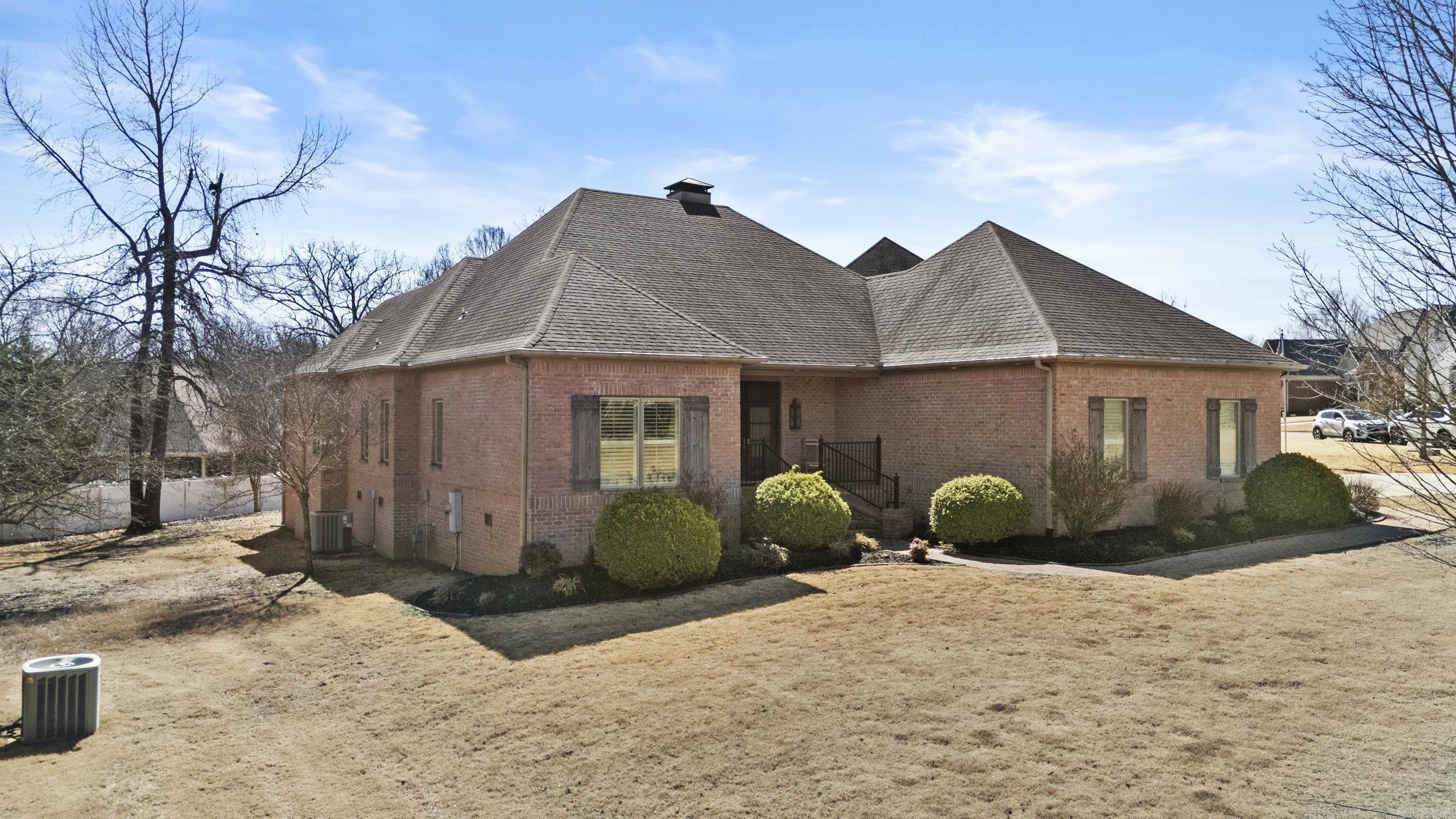 106  Black Oak  Searcy, AR
