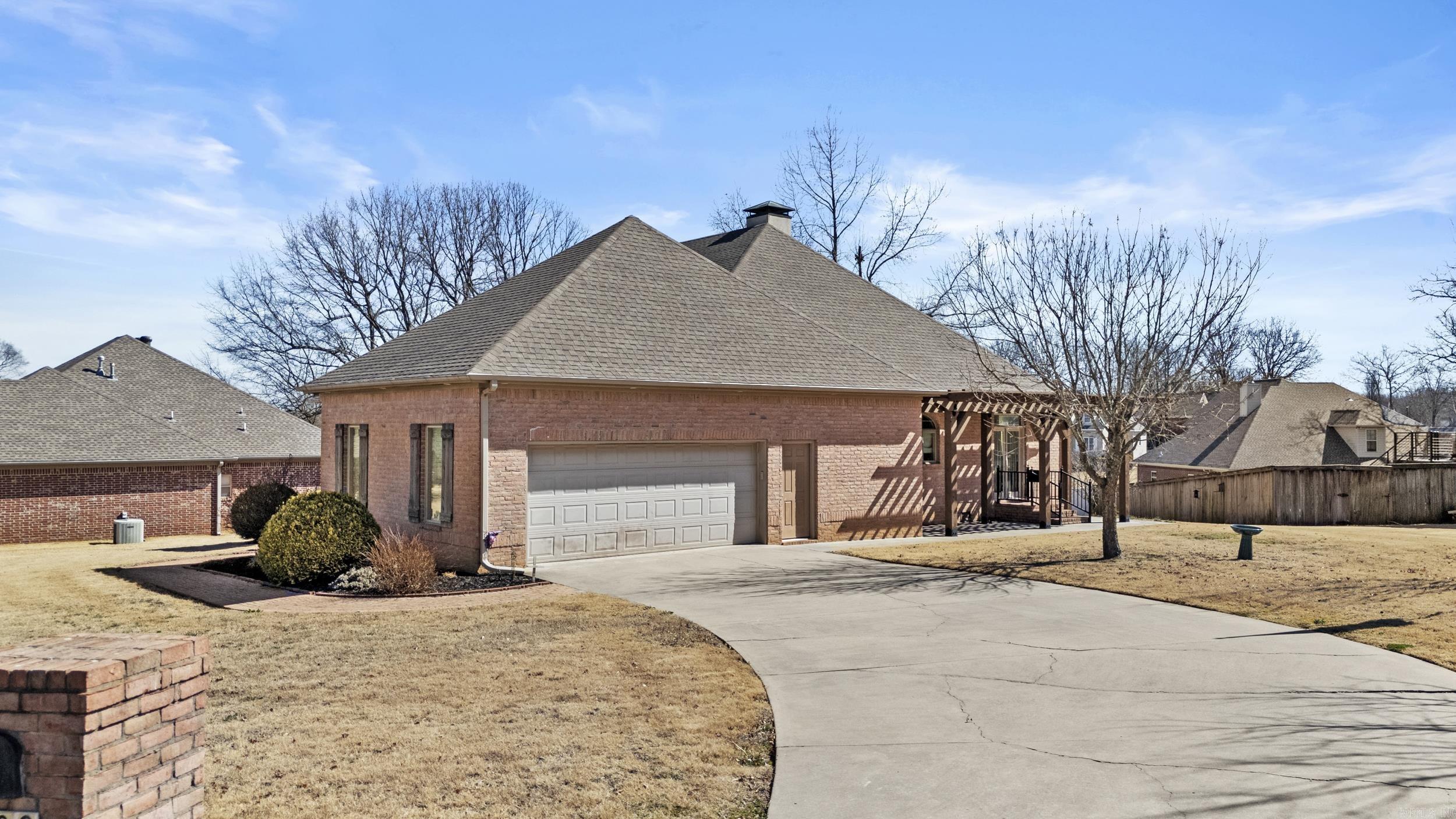 106  Black Oak  Searcy, AR