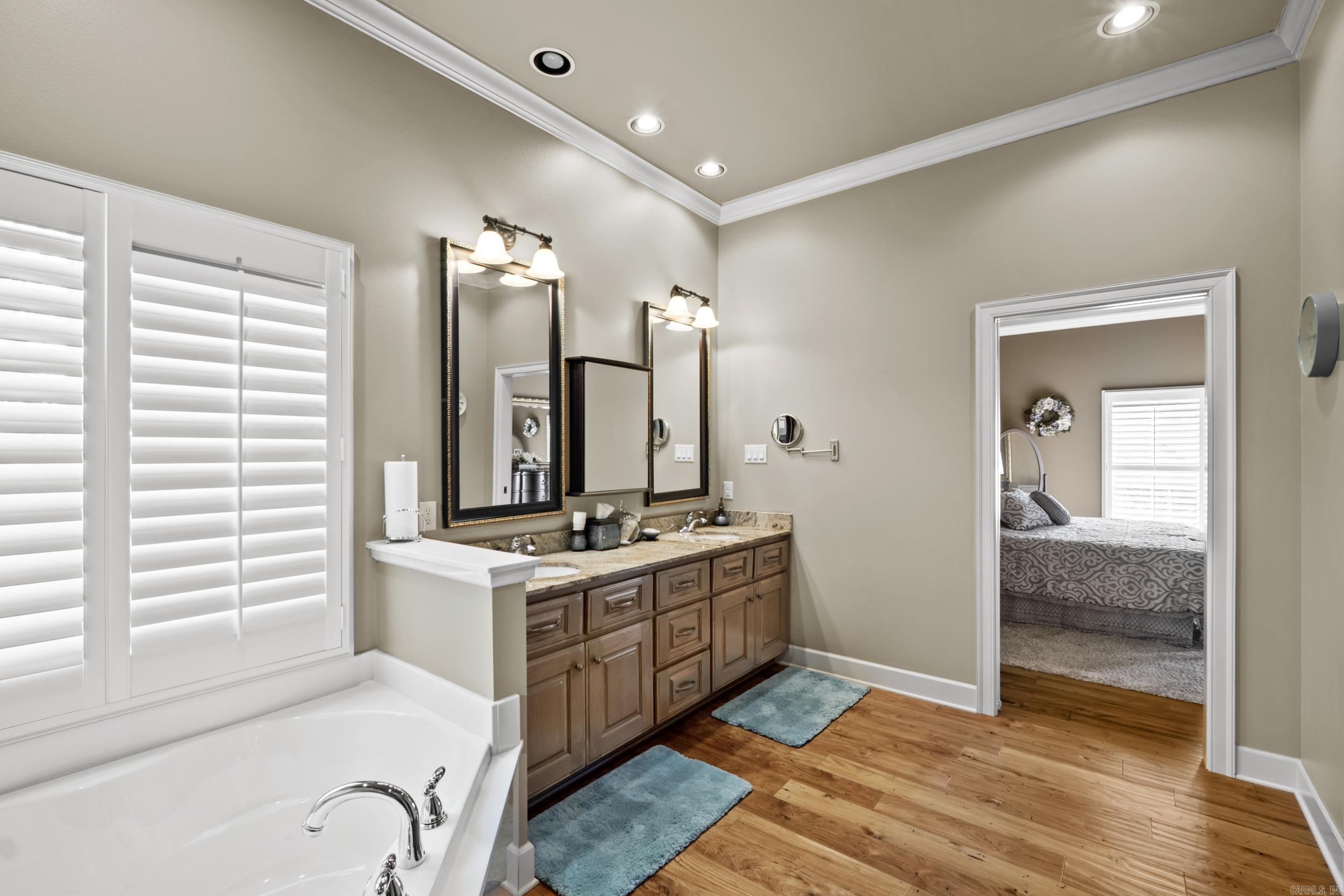 106  Black Oak  Searcy, AR