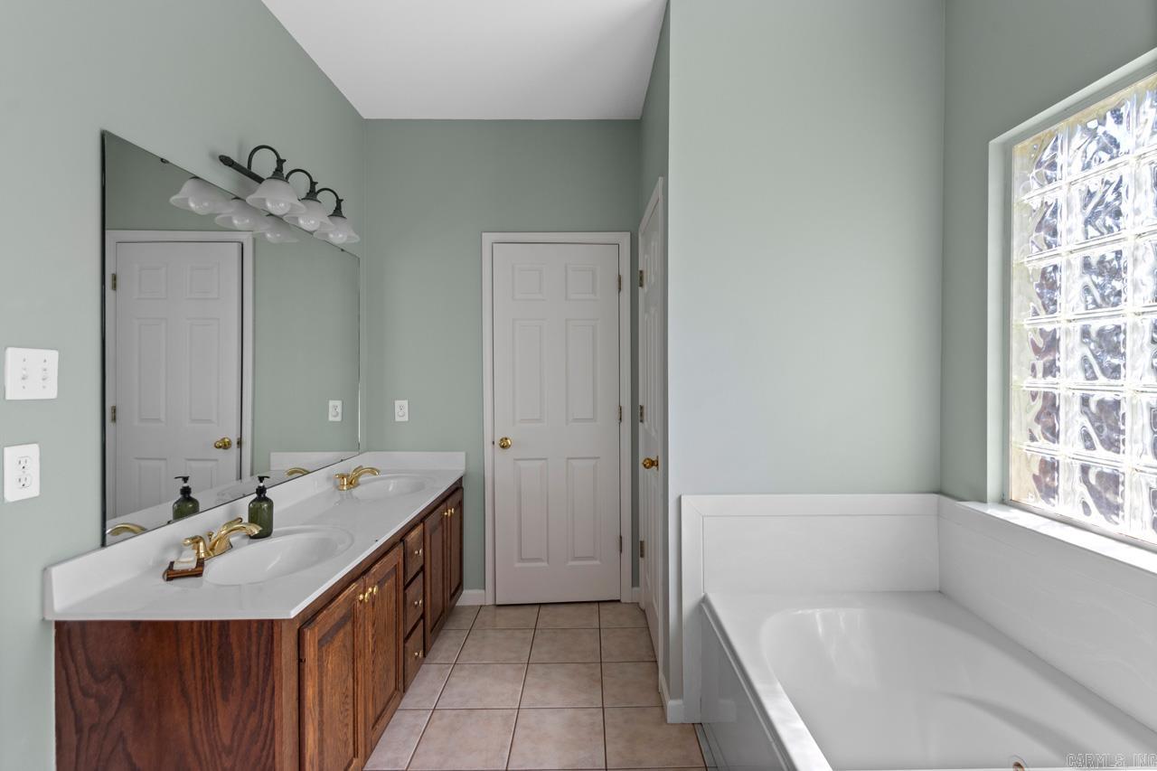 2212  Defoe  Bryant, AR
