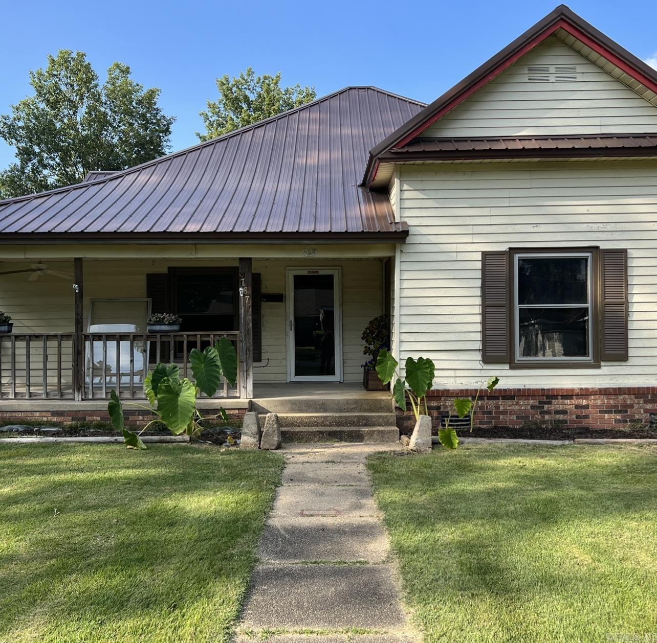 787 W Main St  Piggott, AR