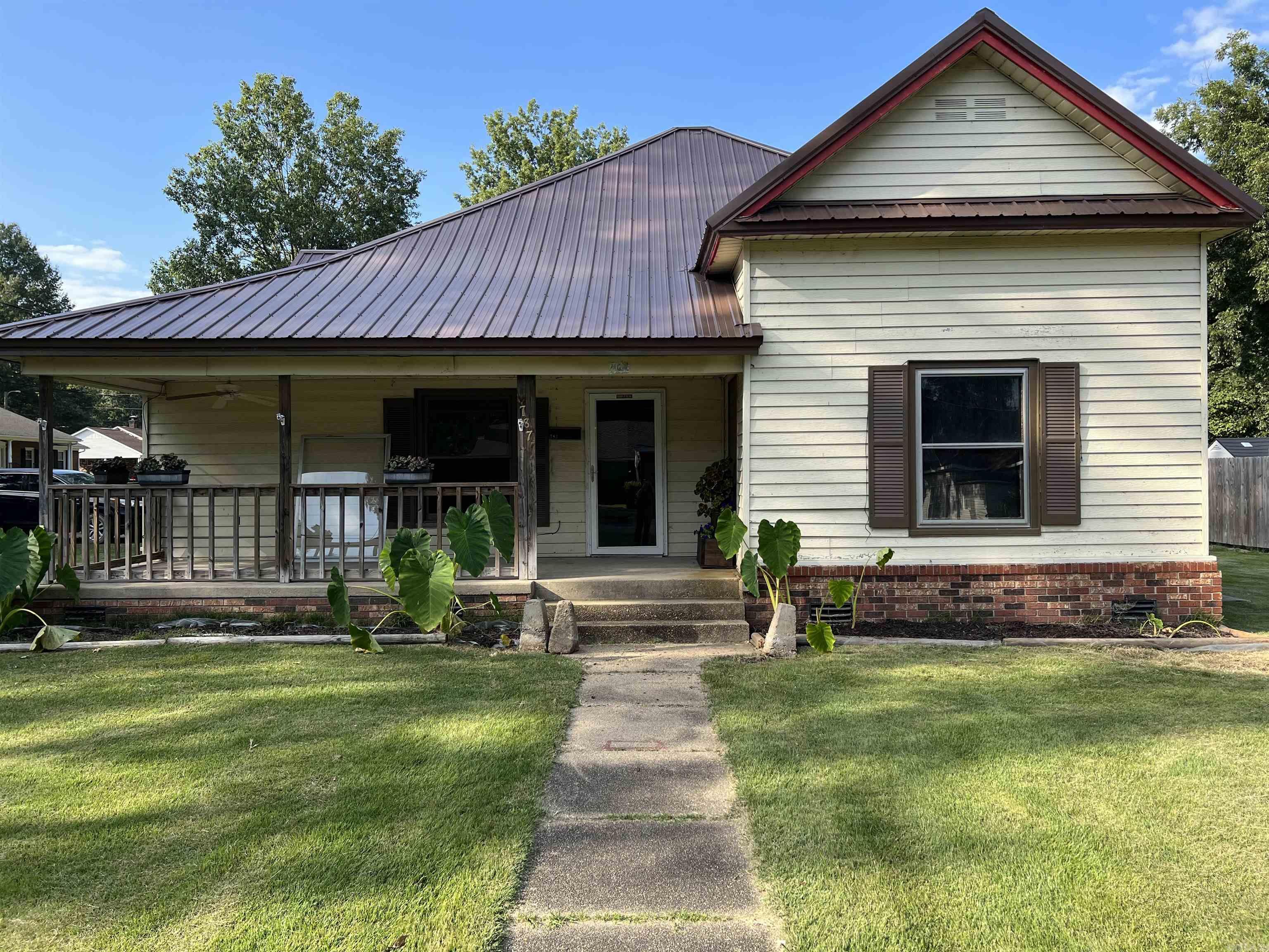 787 W Main St  Piggott, AR