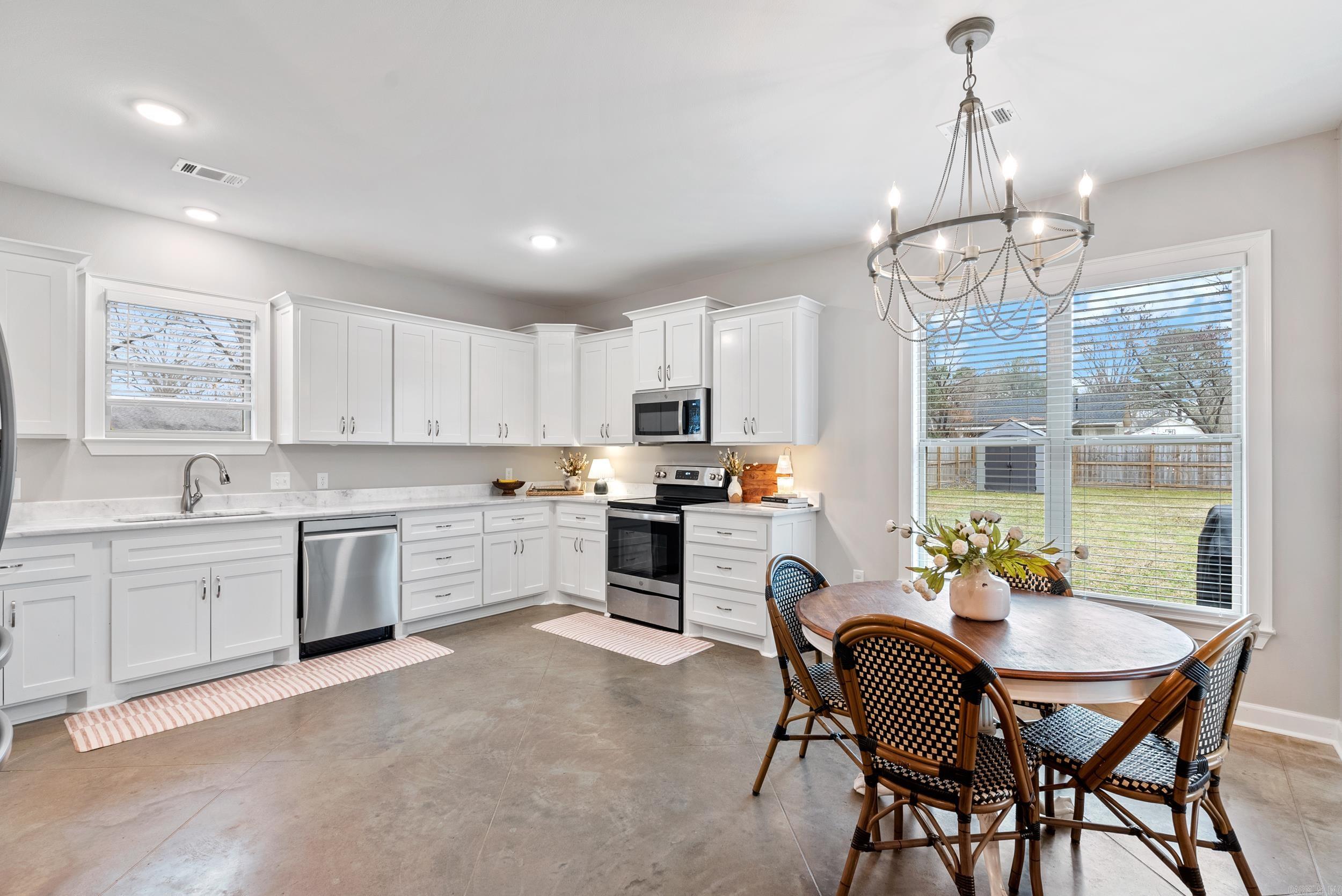2860  Carmichael Dr  Conway, AR