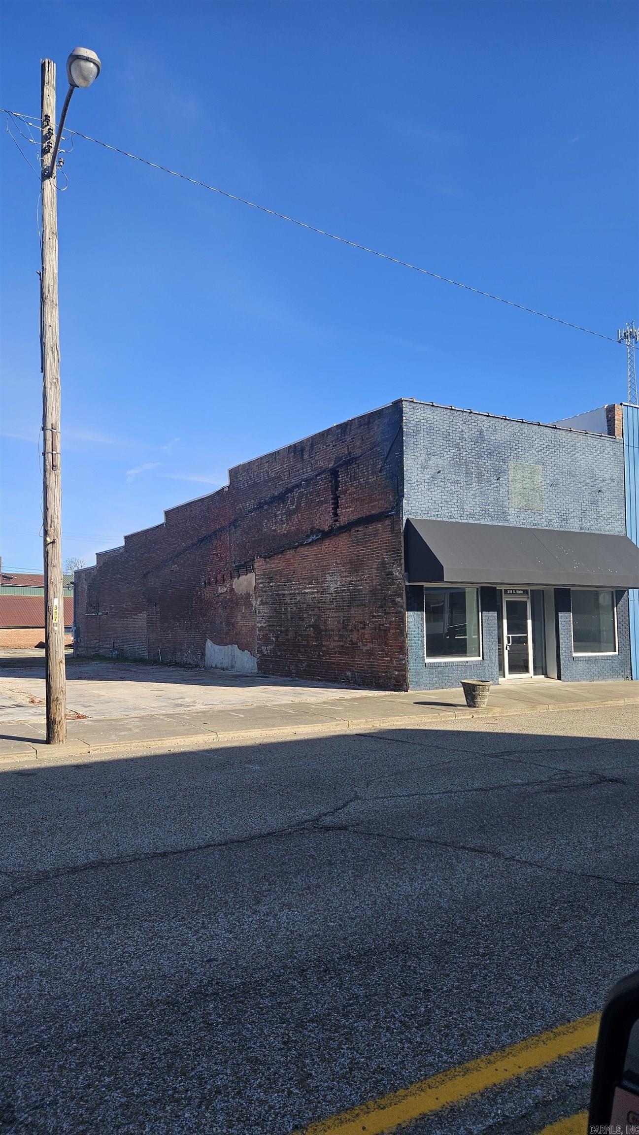 317 & 319 S Main St  Rector, AR