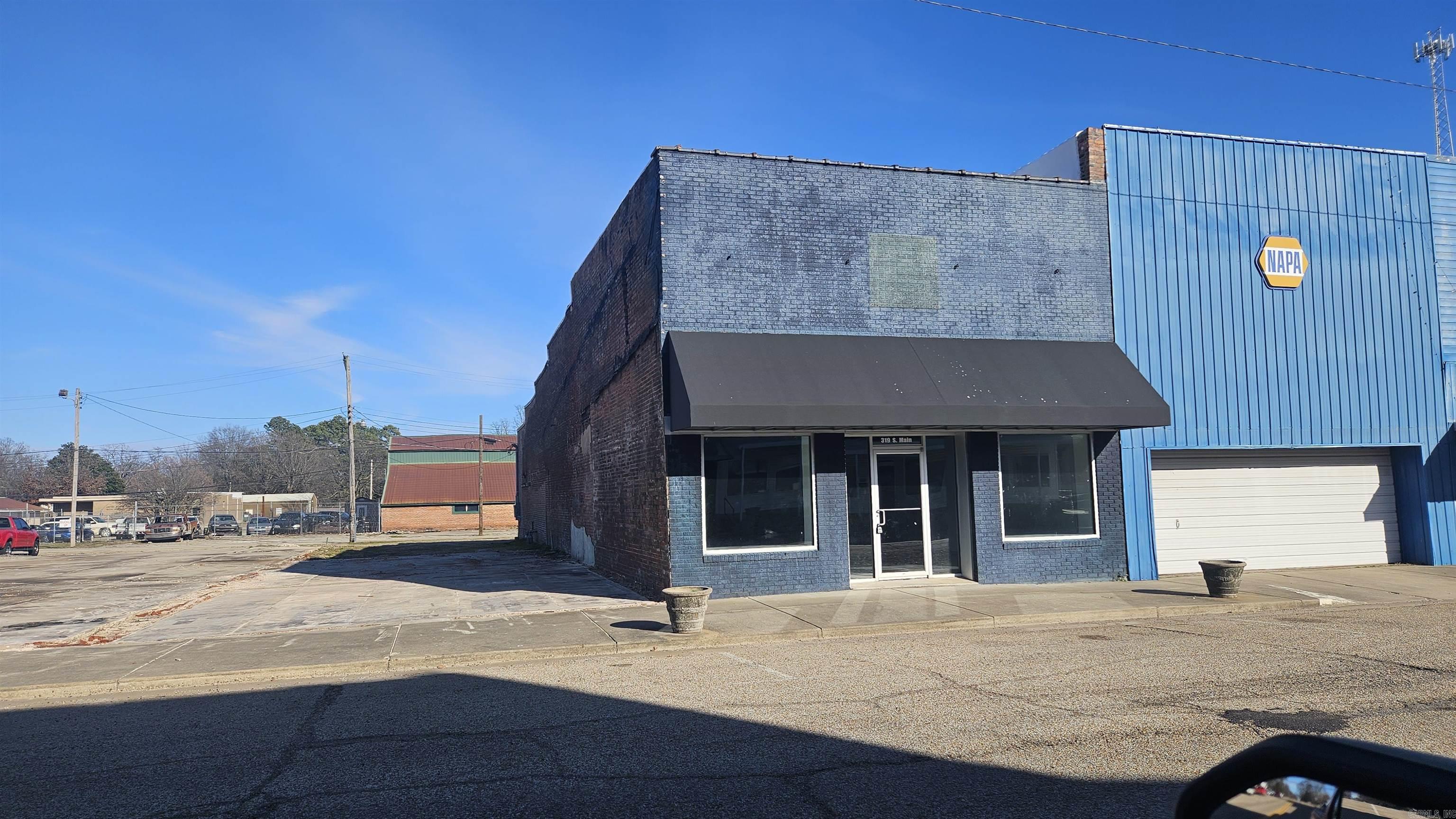317 & 319 S Main St  Rector, AR