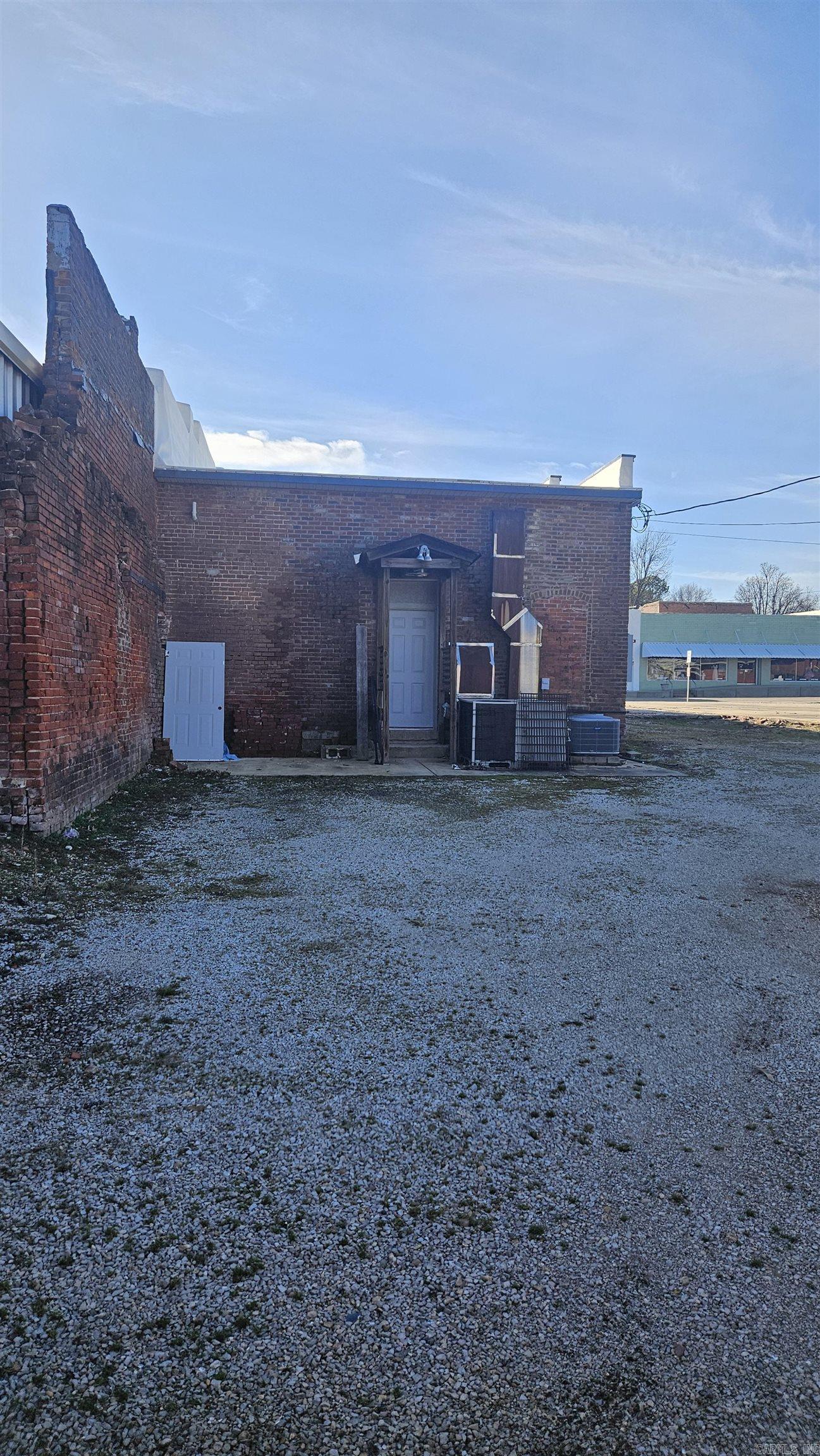 317 & 319 S Main St  Rector, AR
