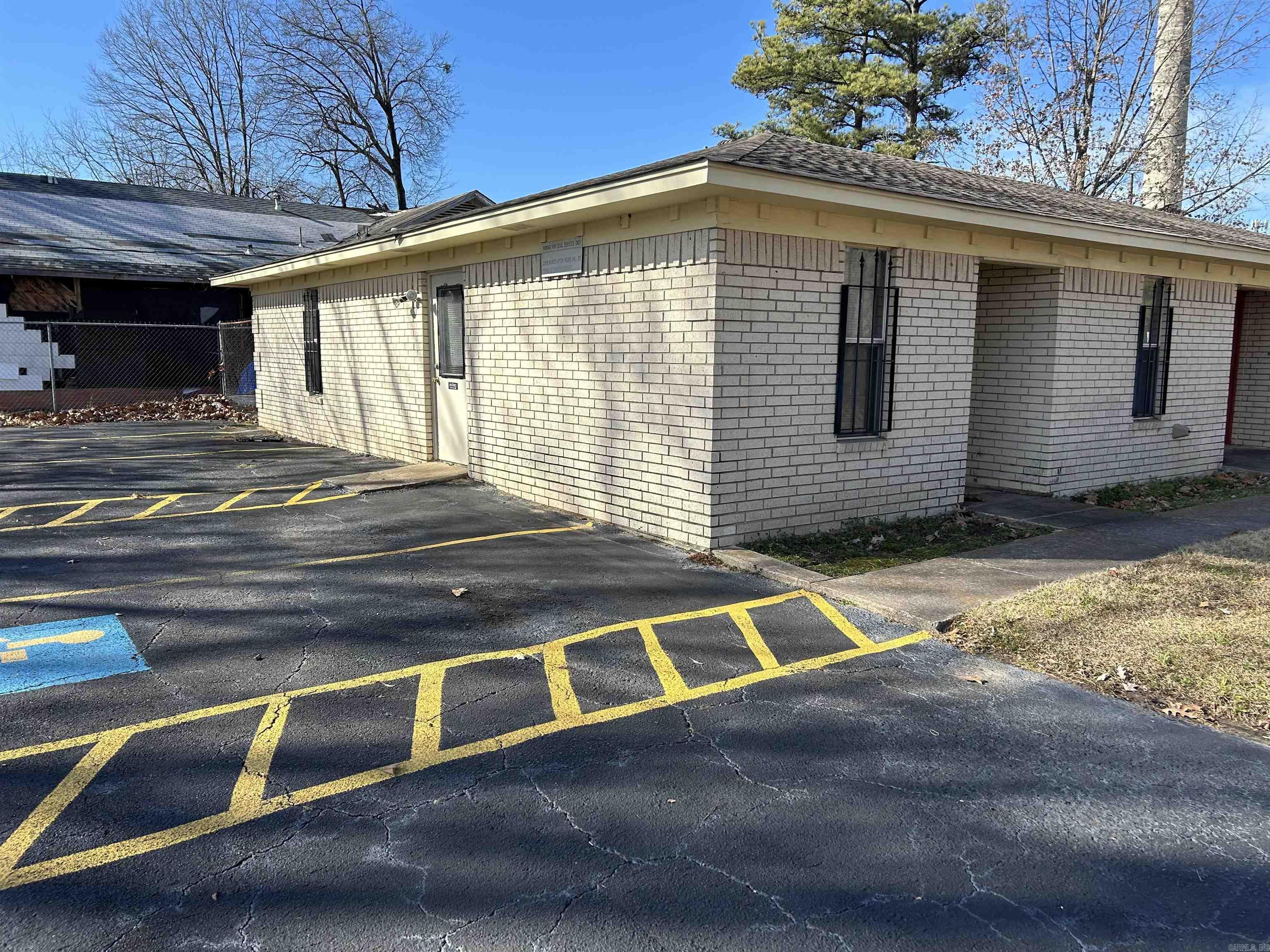 1400 W 5th Ave  Pine Bluff, AR