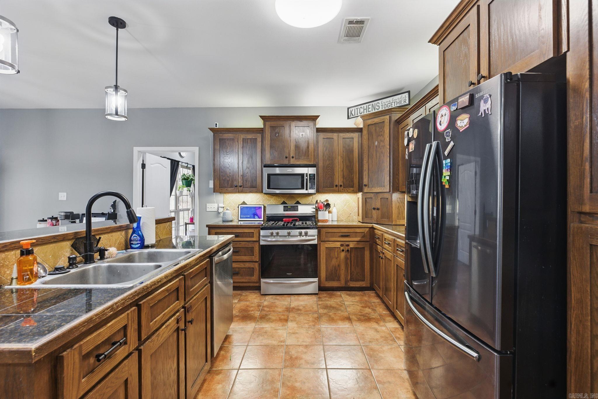 1204  Stamford Drive  Benton, AR