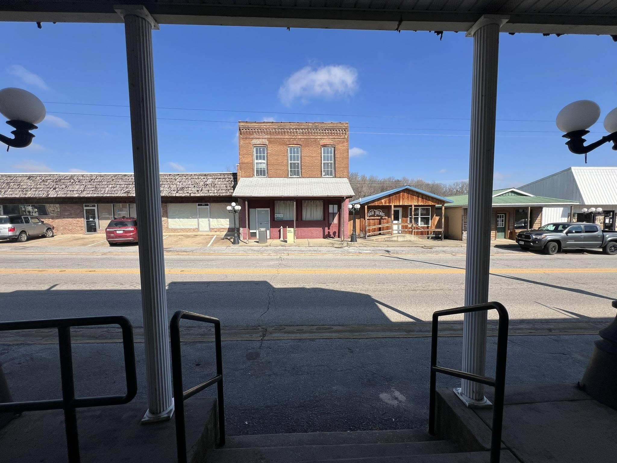 260  Main  Mammoth Spring, AR