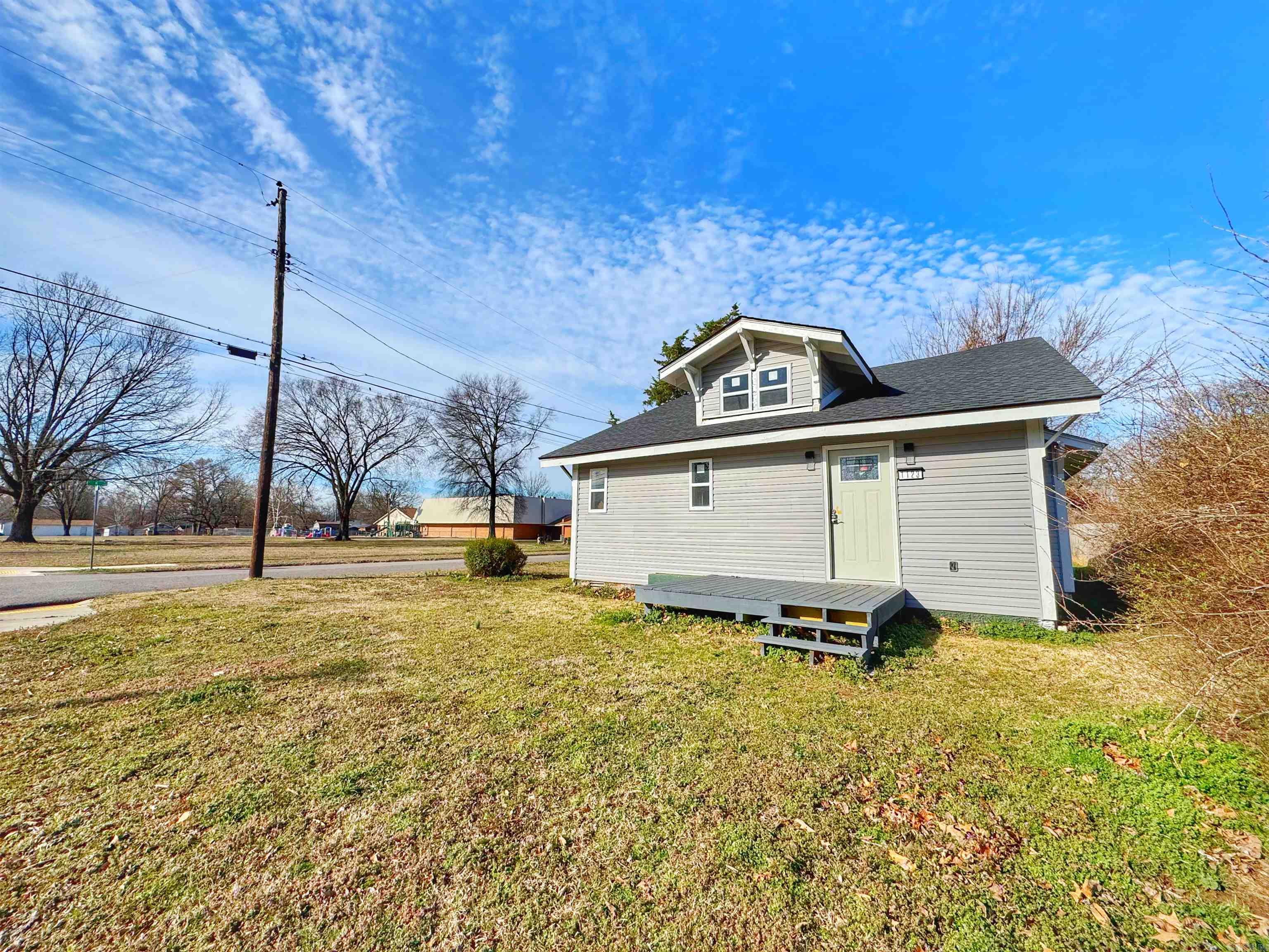 1123 N Greenwich  Russellville, AR