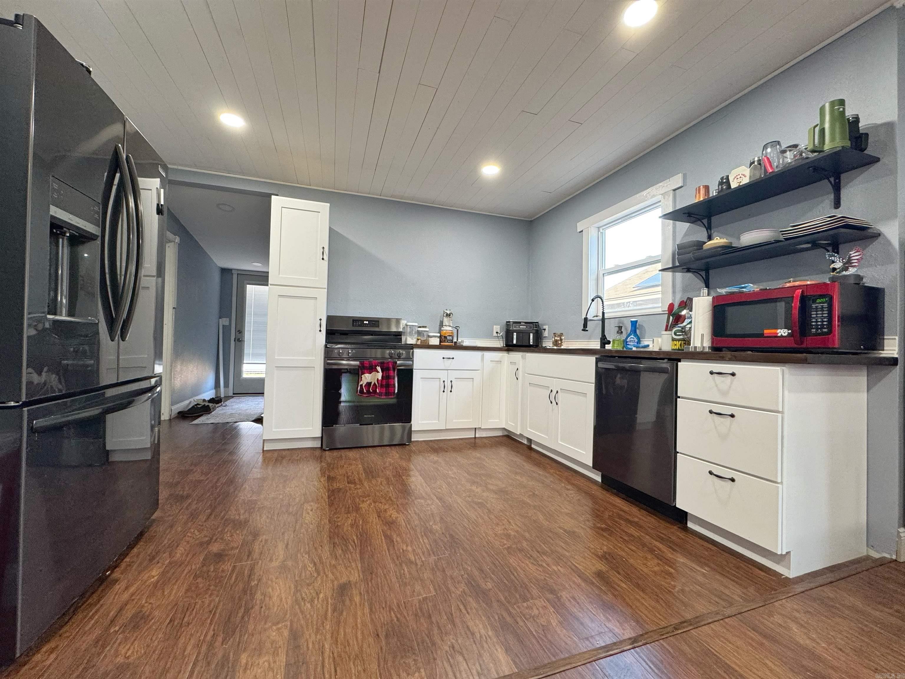 1123 N Greenwich  Russellville, AR
