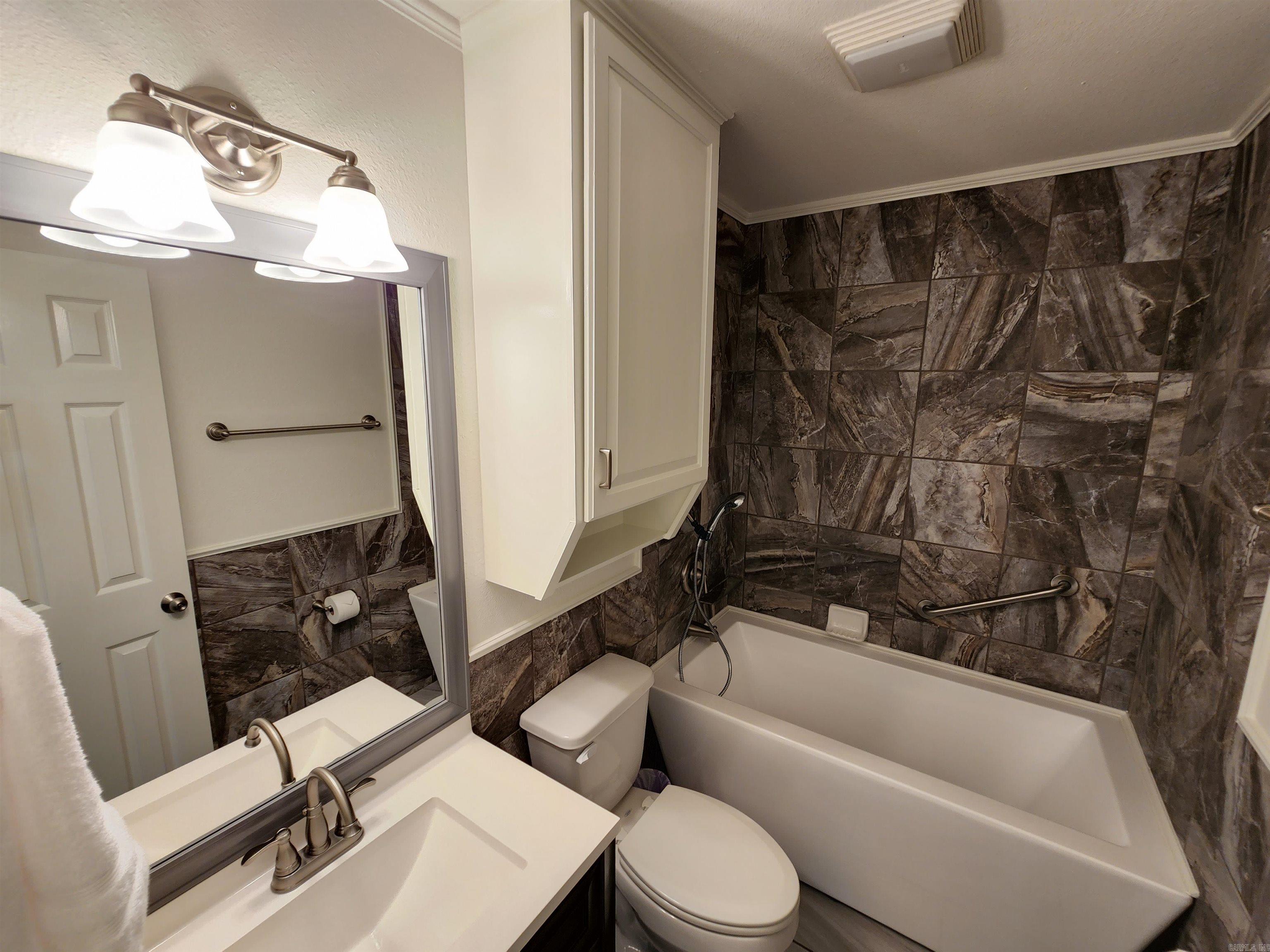 105  Edgemere  Fairfield Bay, AR