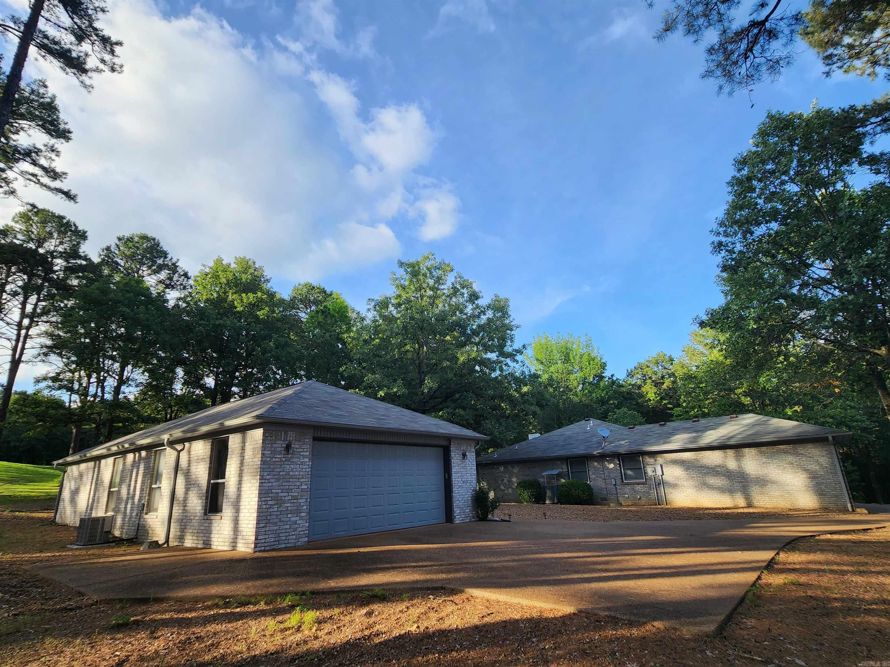 105  Edgemere  Fairfield Bay, AR