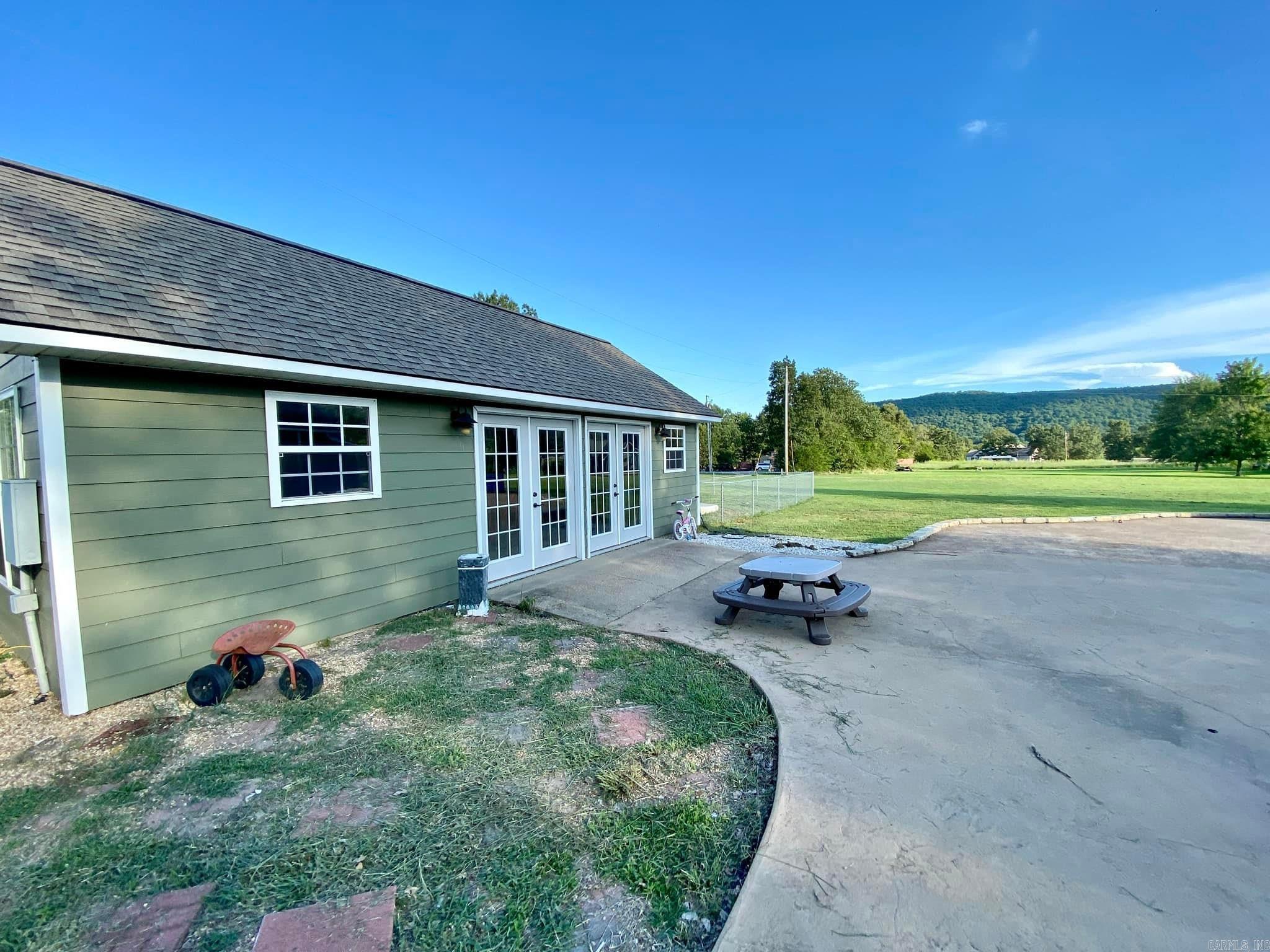 1013  Shipman  Mountain View, AR