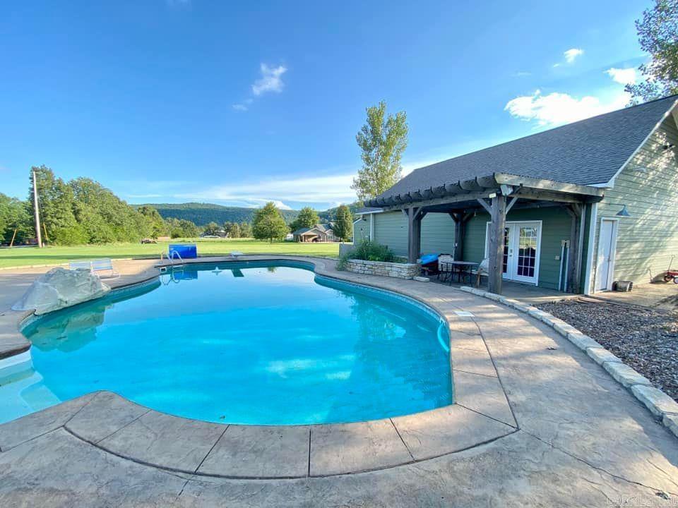 1013  Shipman  Mountain View, AR
