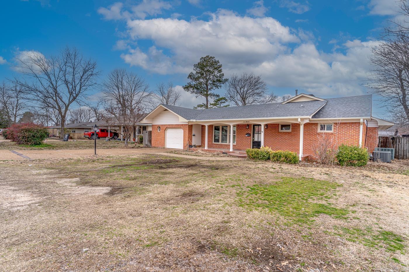 913 NW 5th  Walnut Ridge, AR