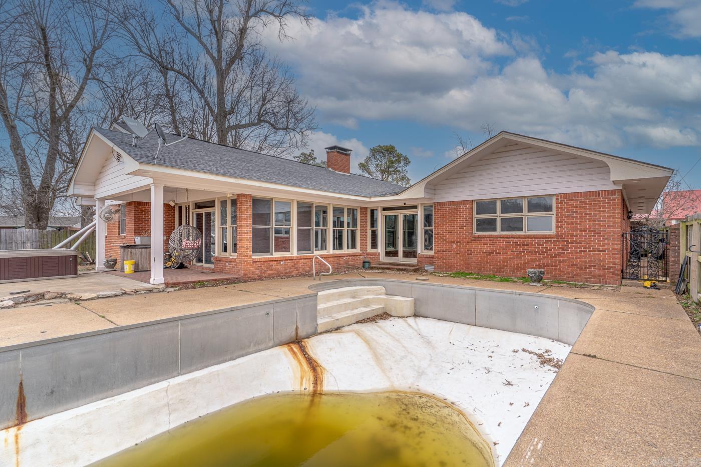 913 NW 5th  Walnut Ridge, AR