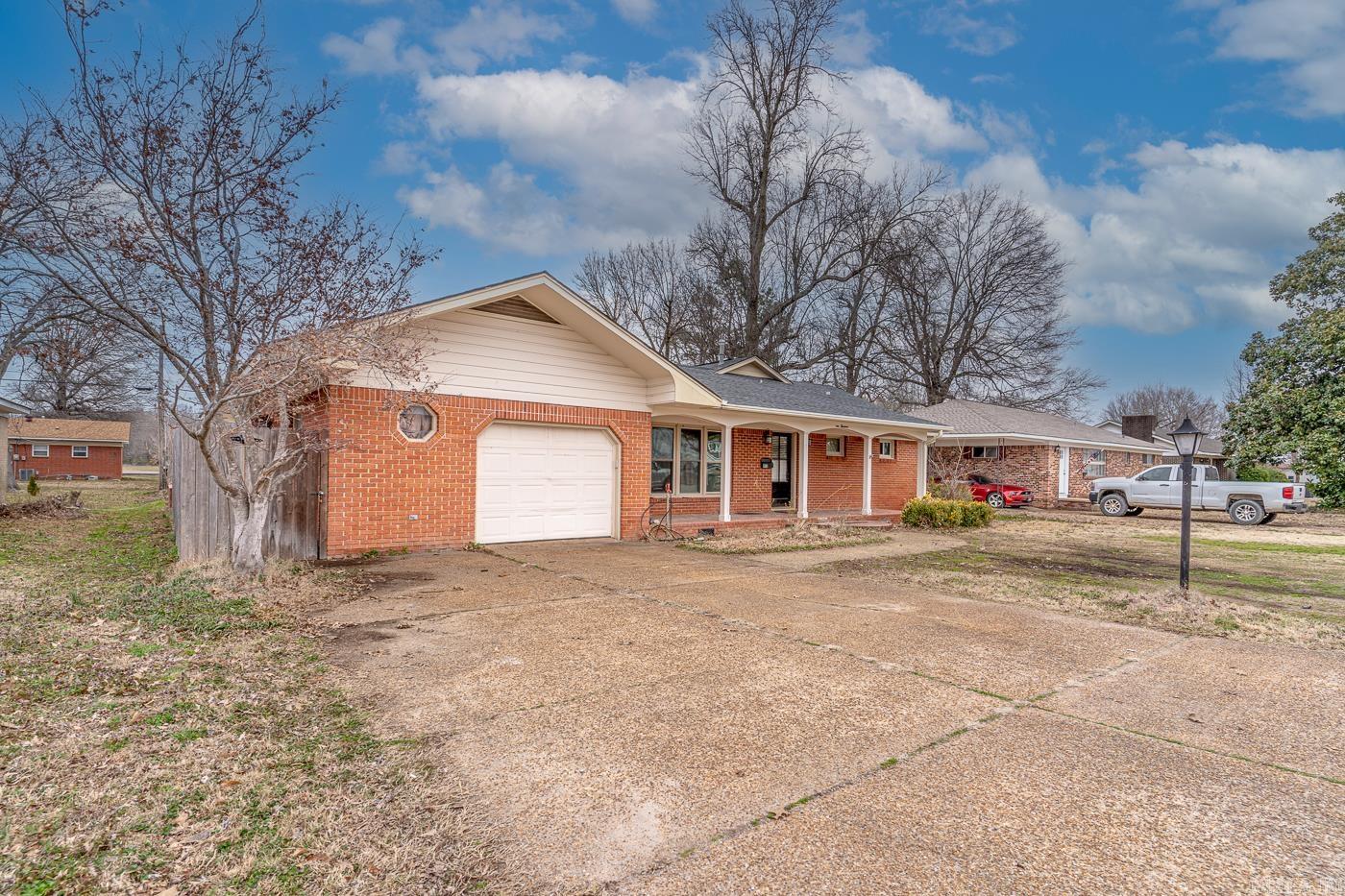 913 NW 5th  Walnut Ridge, AR