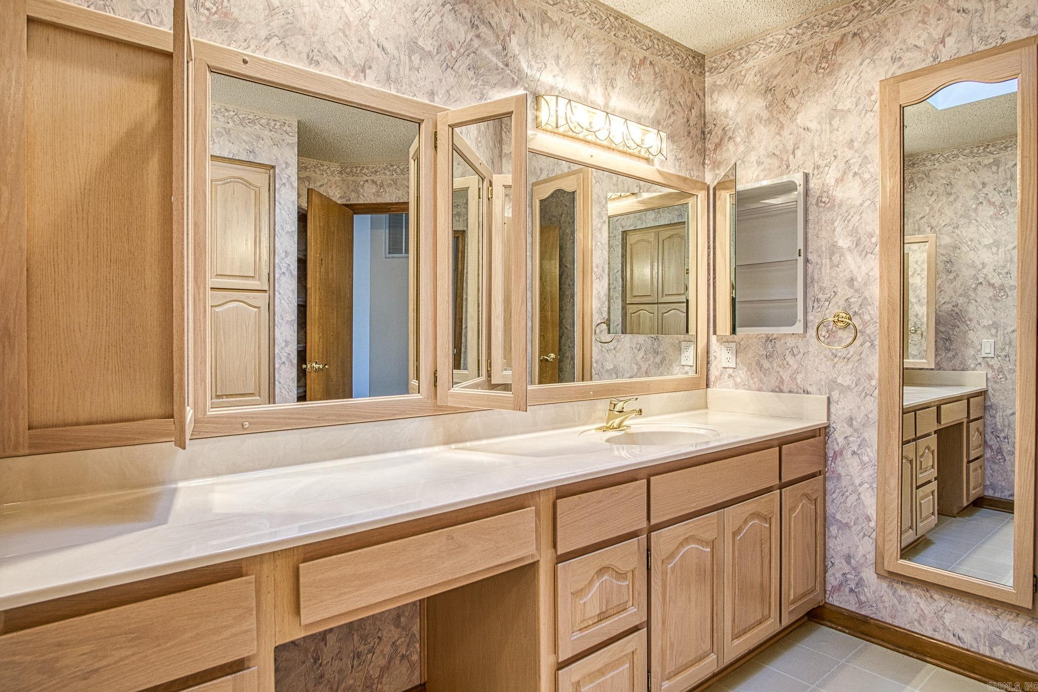 2  Resplandor Place  Hot Springs Village, AR