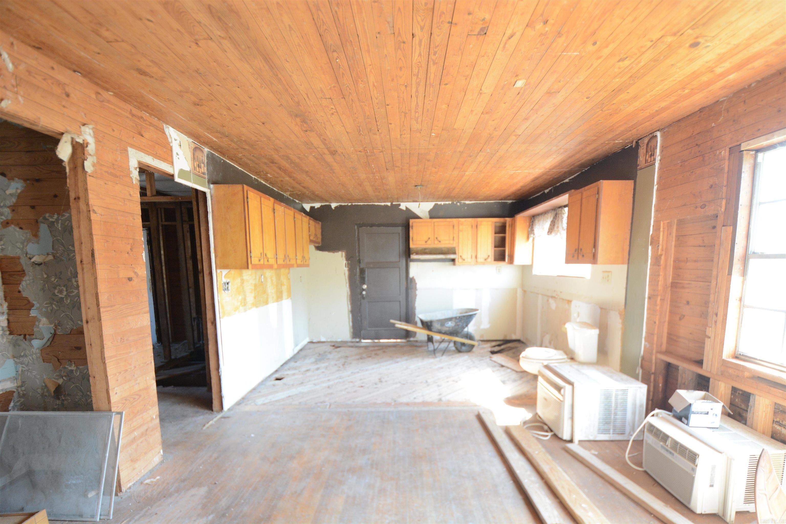 120  NICKELS  Hot Springs, AR