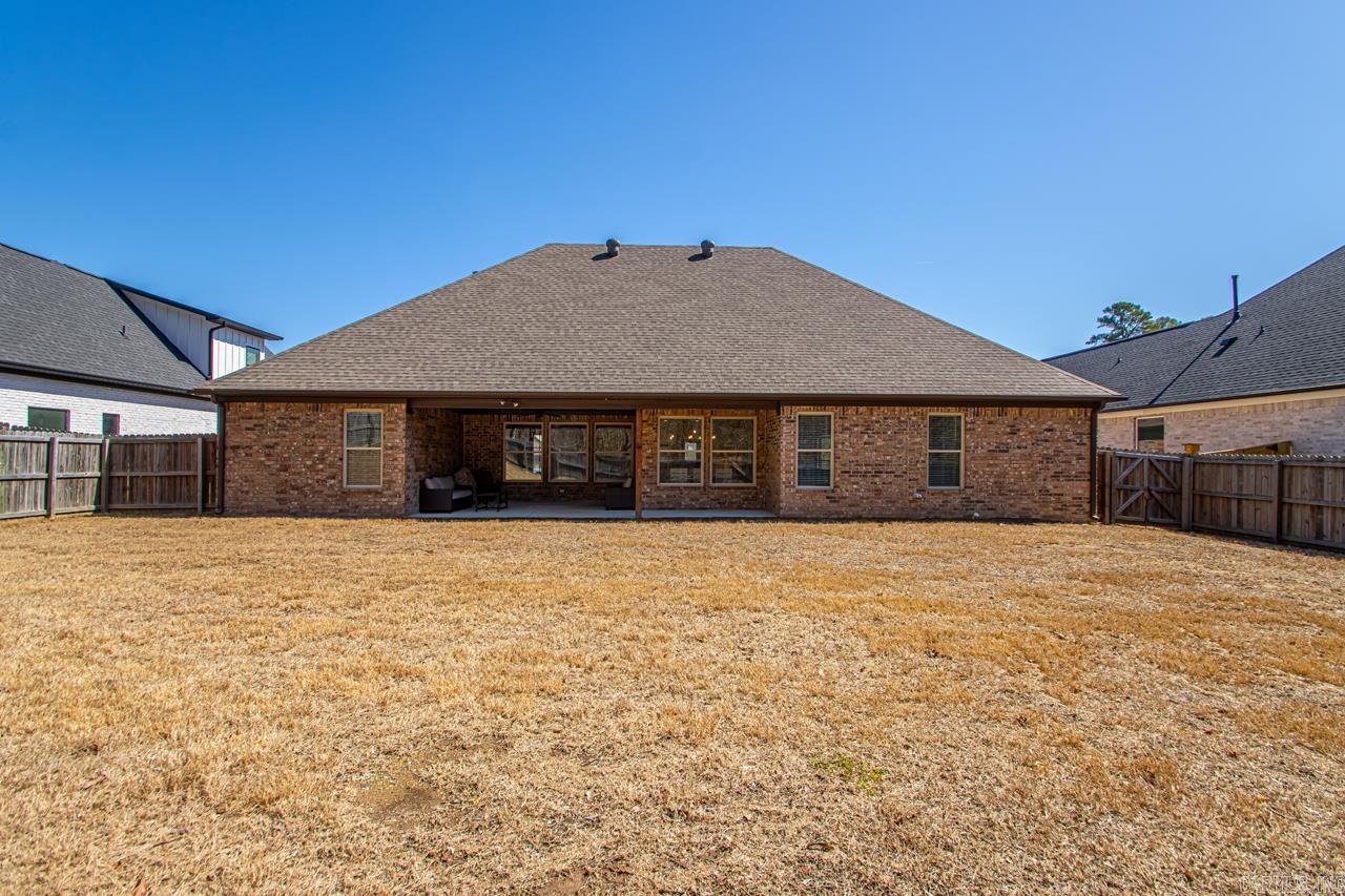 7841 S Shoreline  Benton, AR