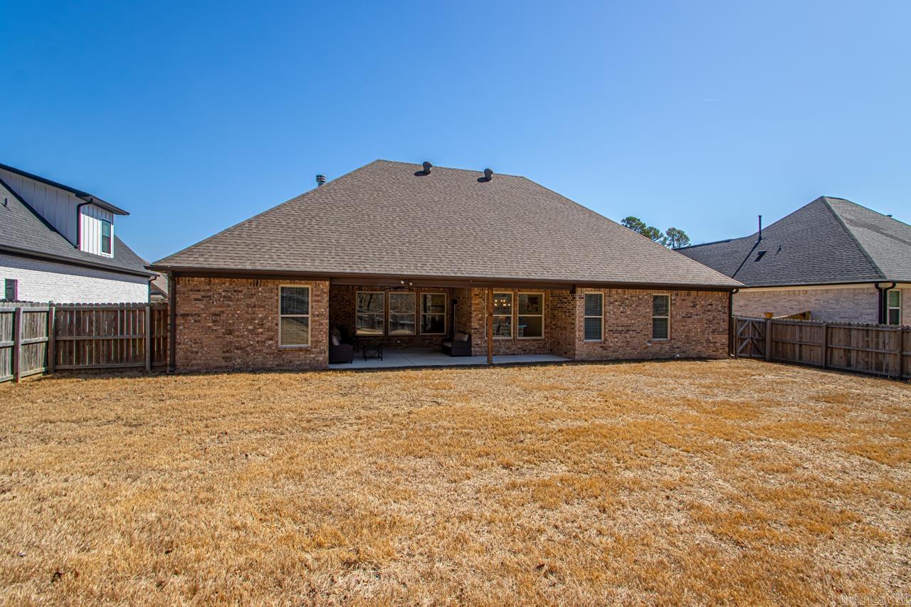 7841 S Shoreline  Benton, AR