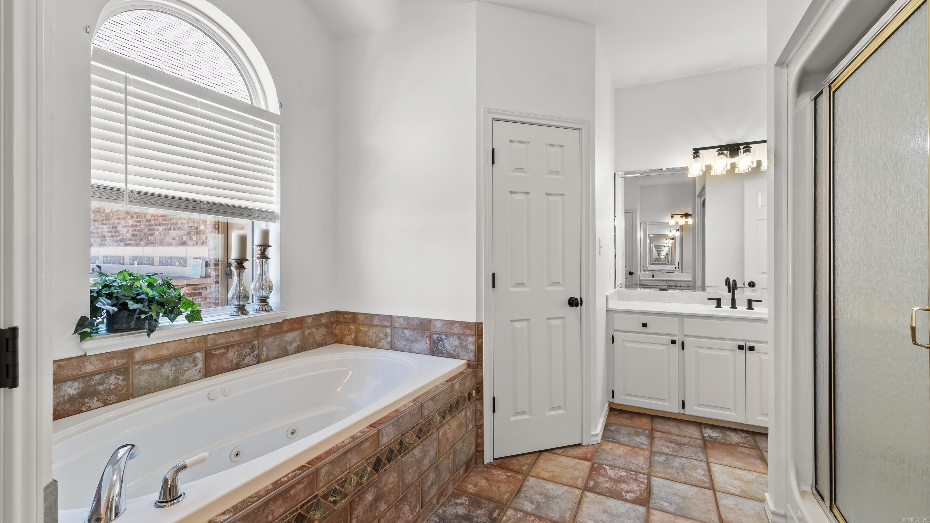 675  Beaver Lake Drive  Texarkana, TX