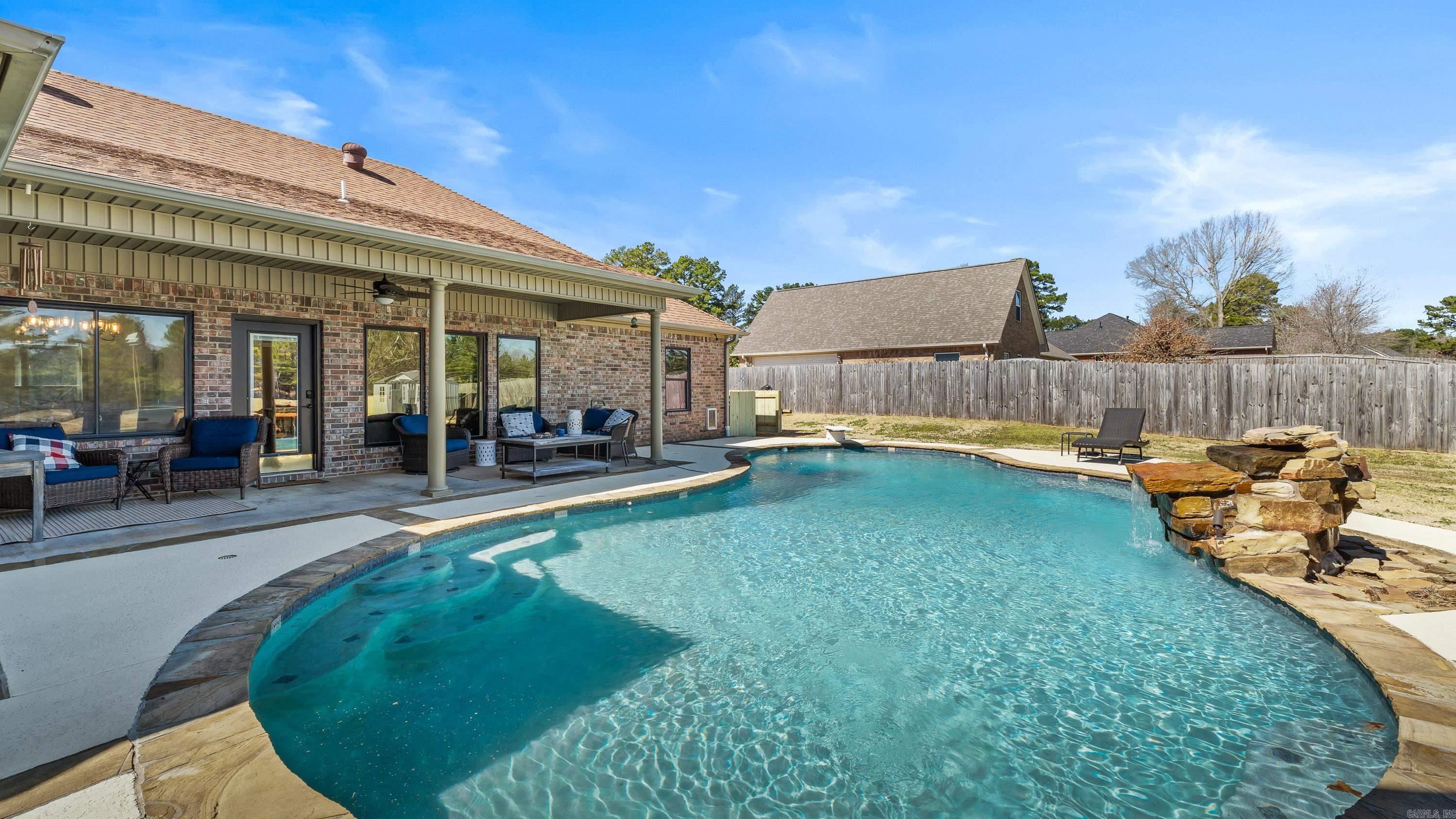 675  Beaver Lake Drive  Texarkana, TX