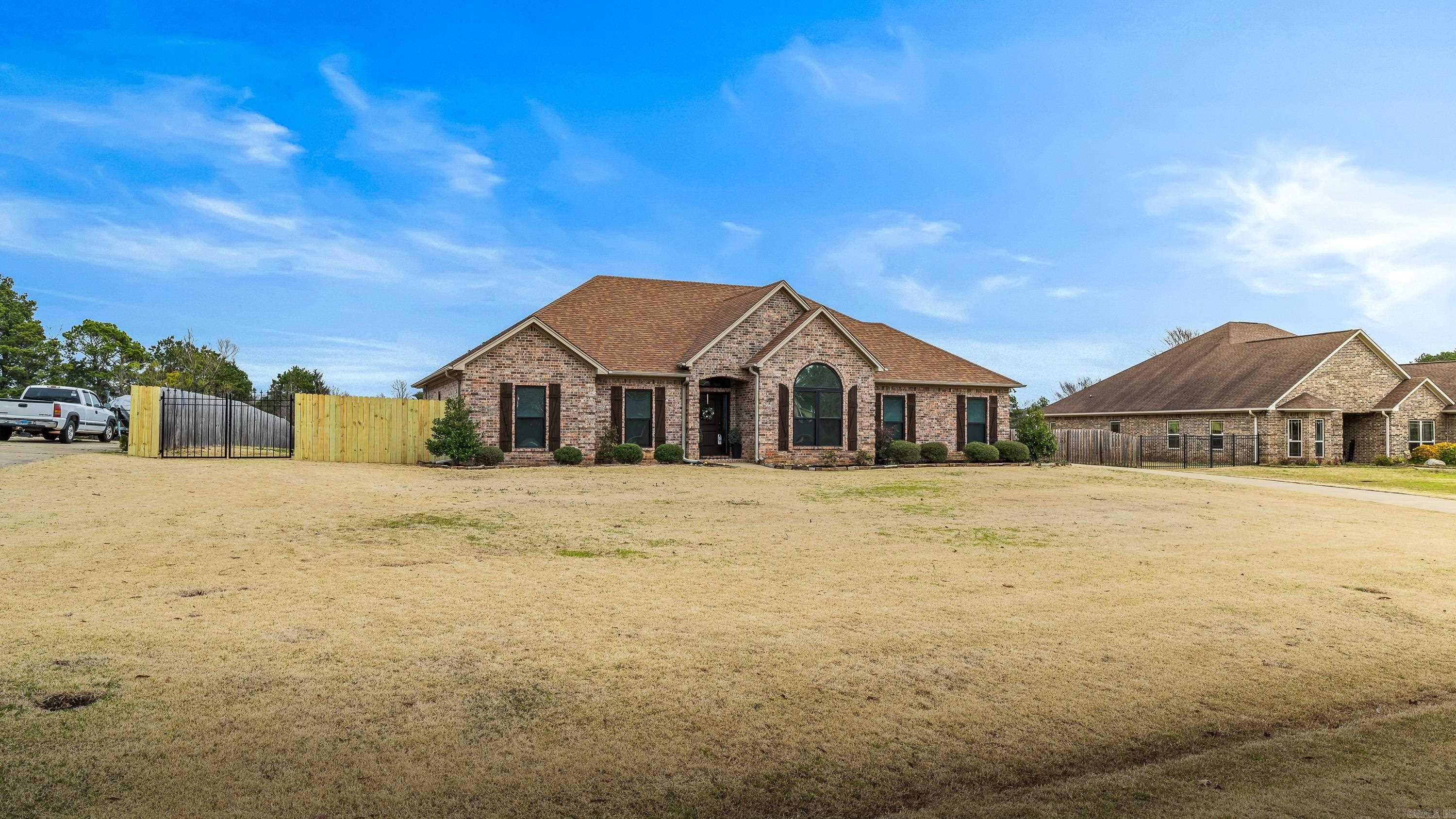 675  Beaver Lake Drive  Texarkana, TX