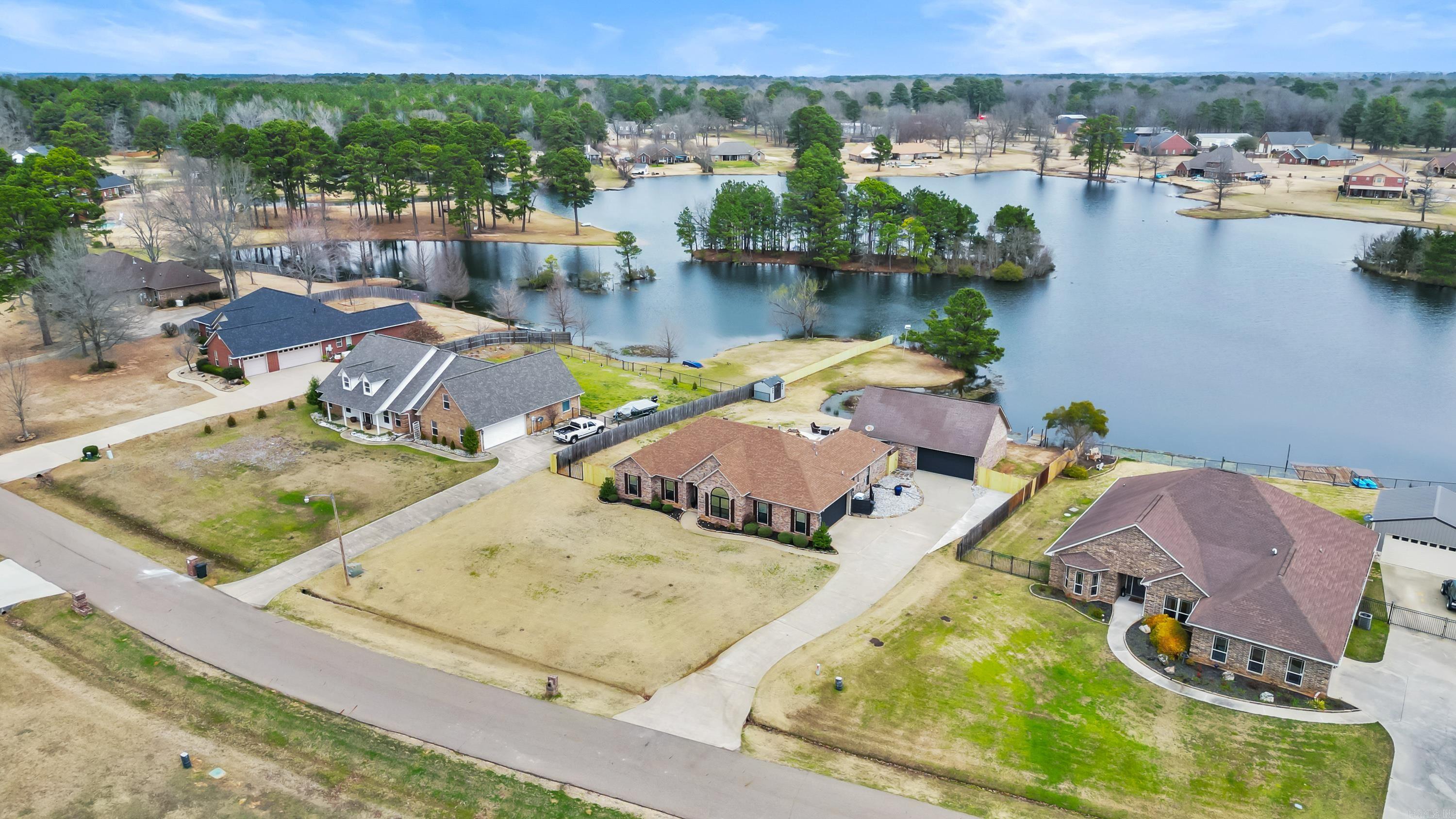 675  Beaver Lake Drive  Texarkana, TX