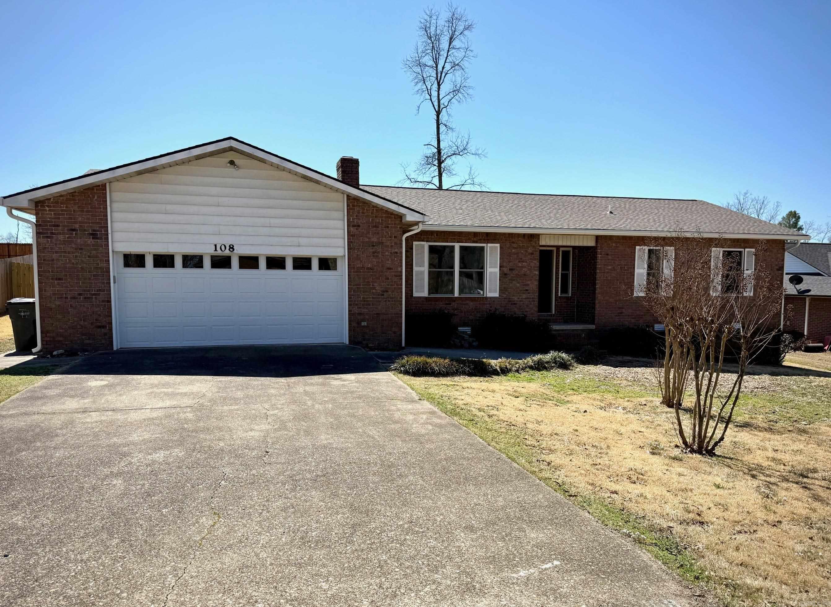 108  Chase  Hot Springs, AR