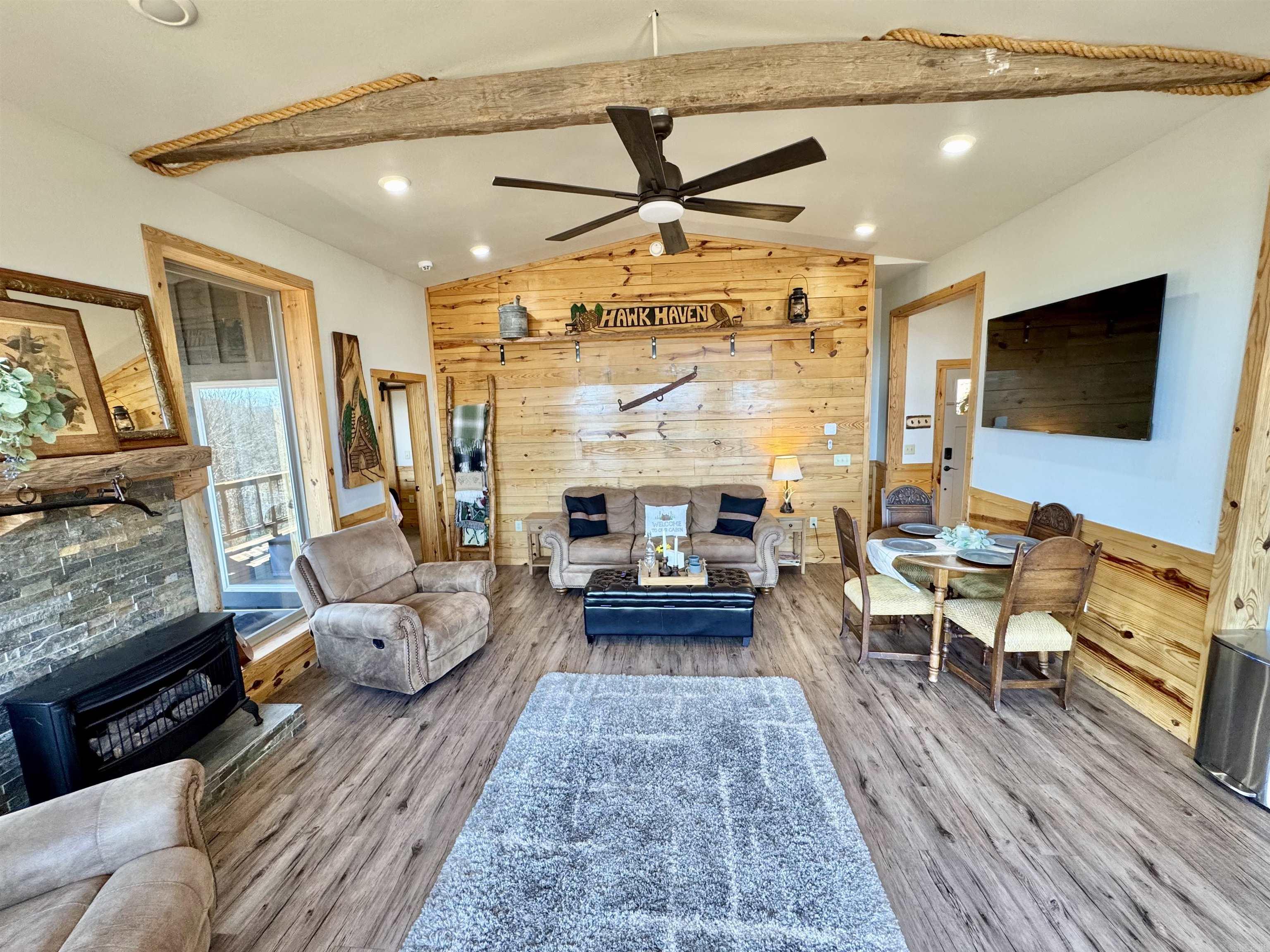 627  Mountain Crest Rd.  Mountain View, AR