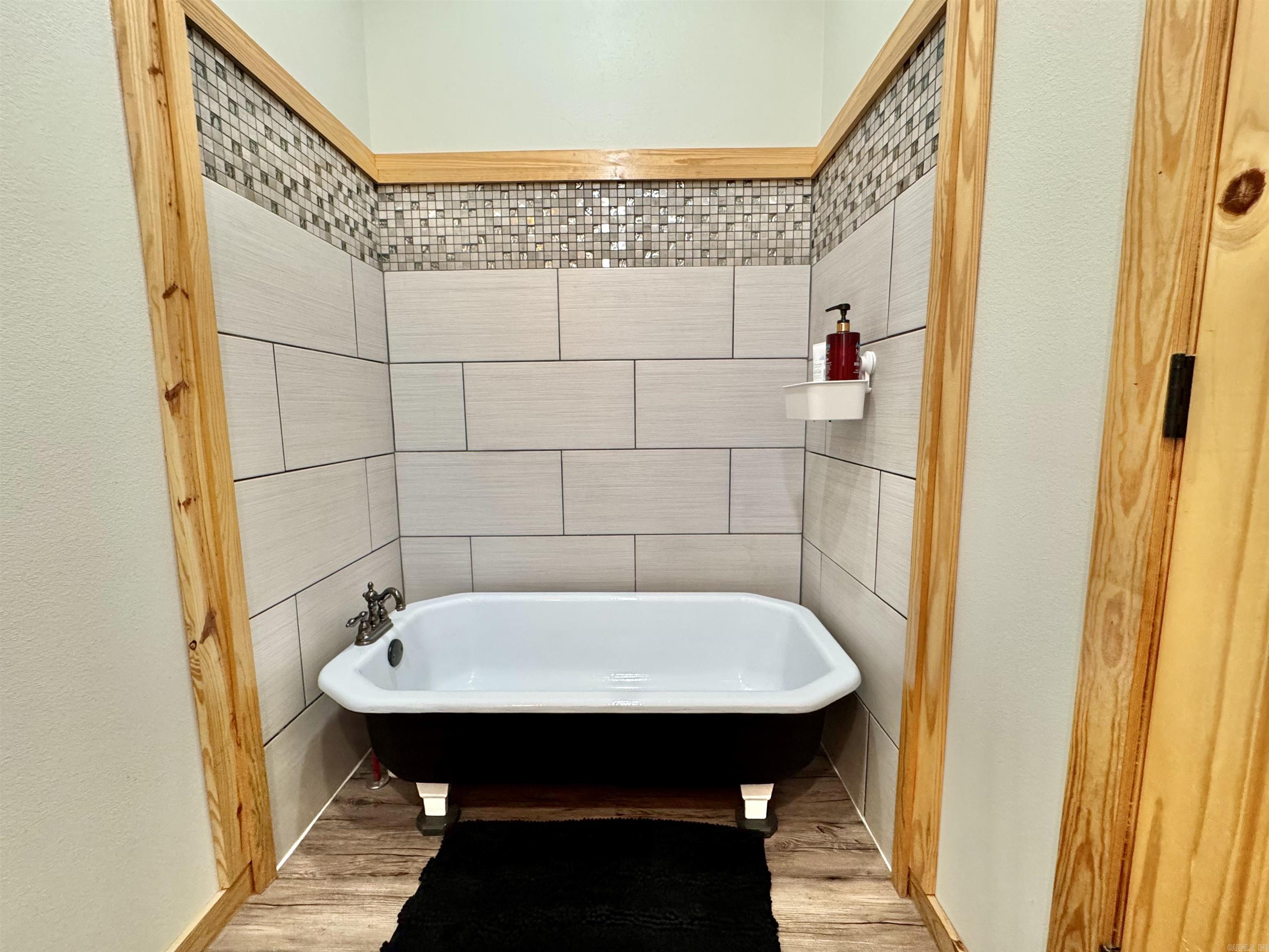 627  Mountain Crest Rd.  Mountain View, AR