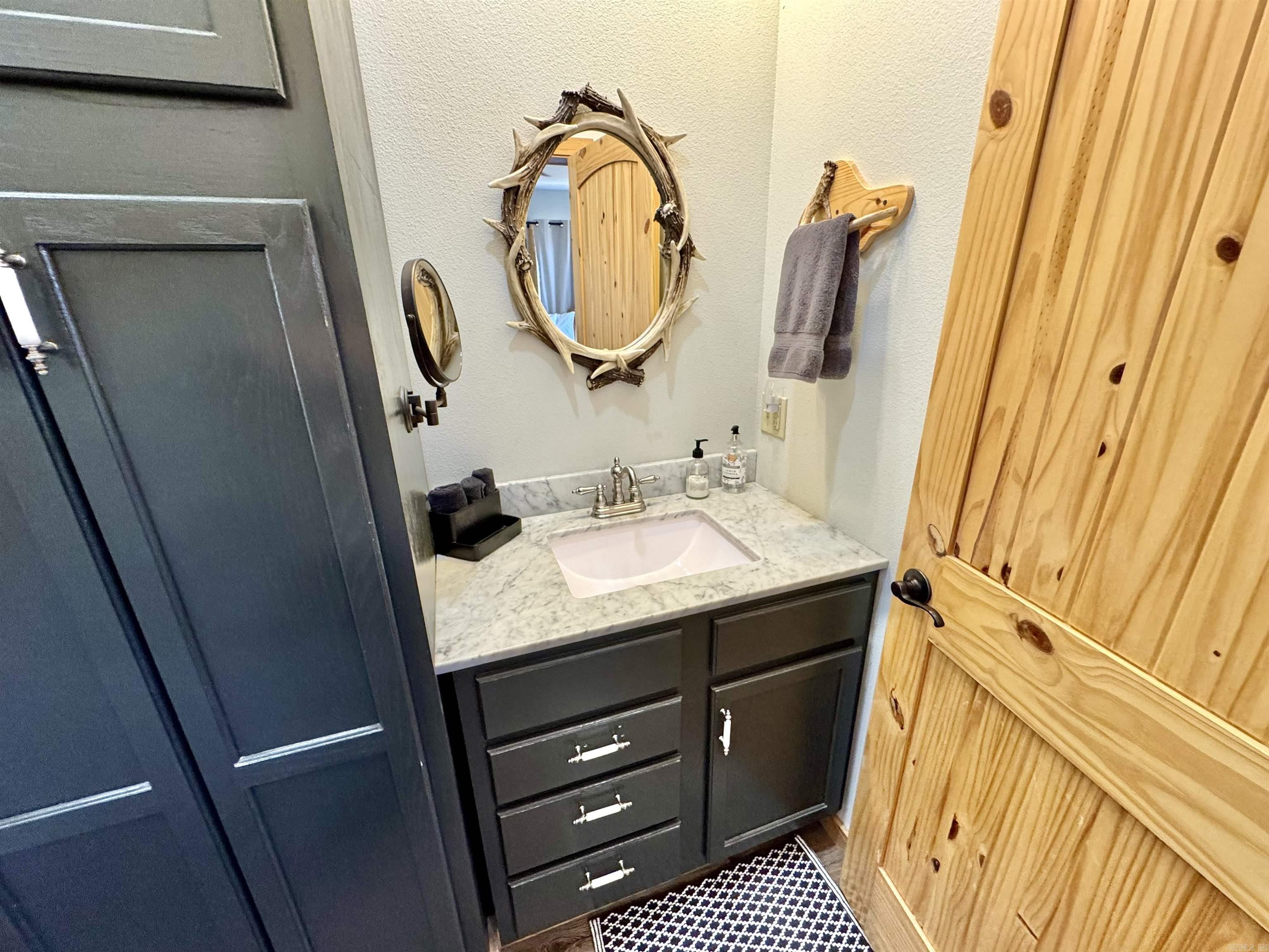 627  Mountain Crest Rd.  Mountain View, AR