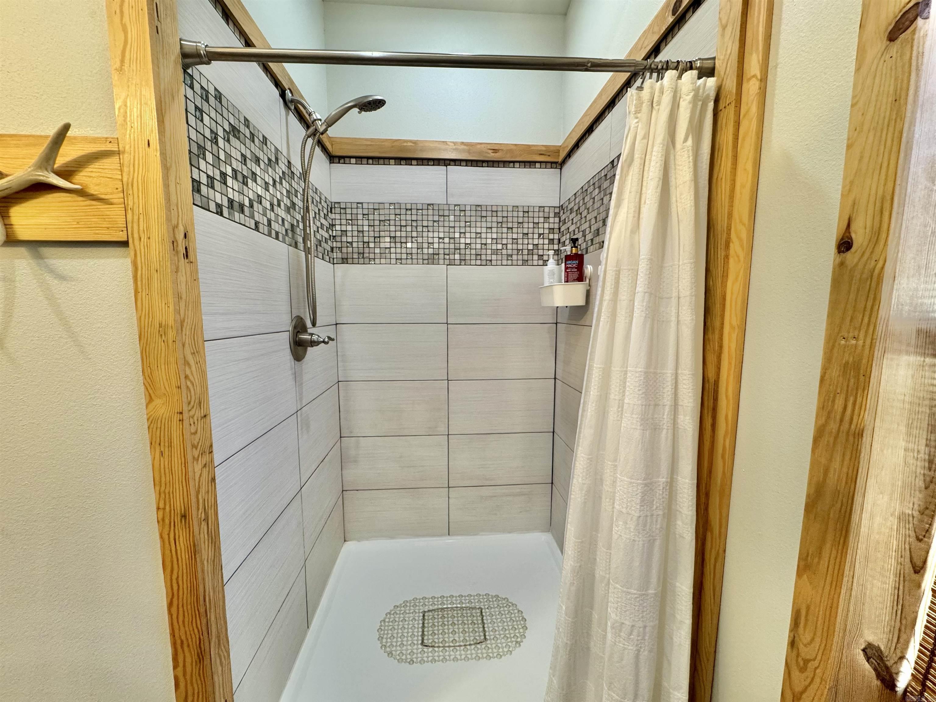 627  Mountain Crest Rd.  Mountain View, AR