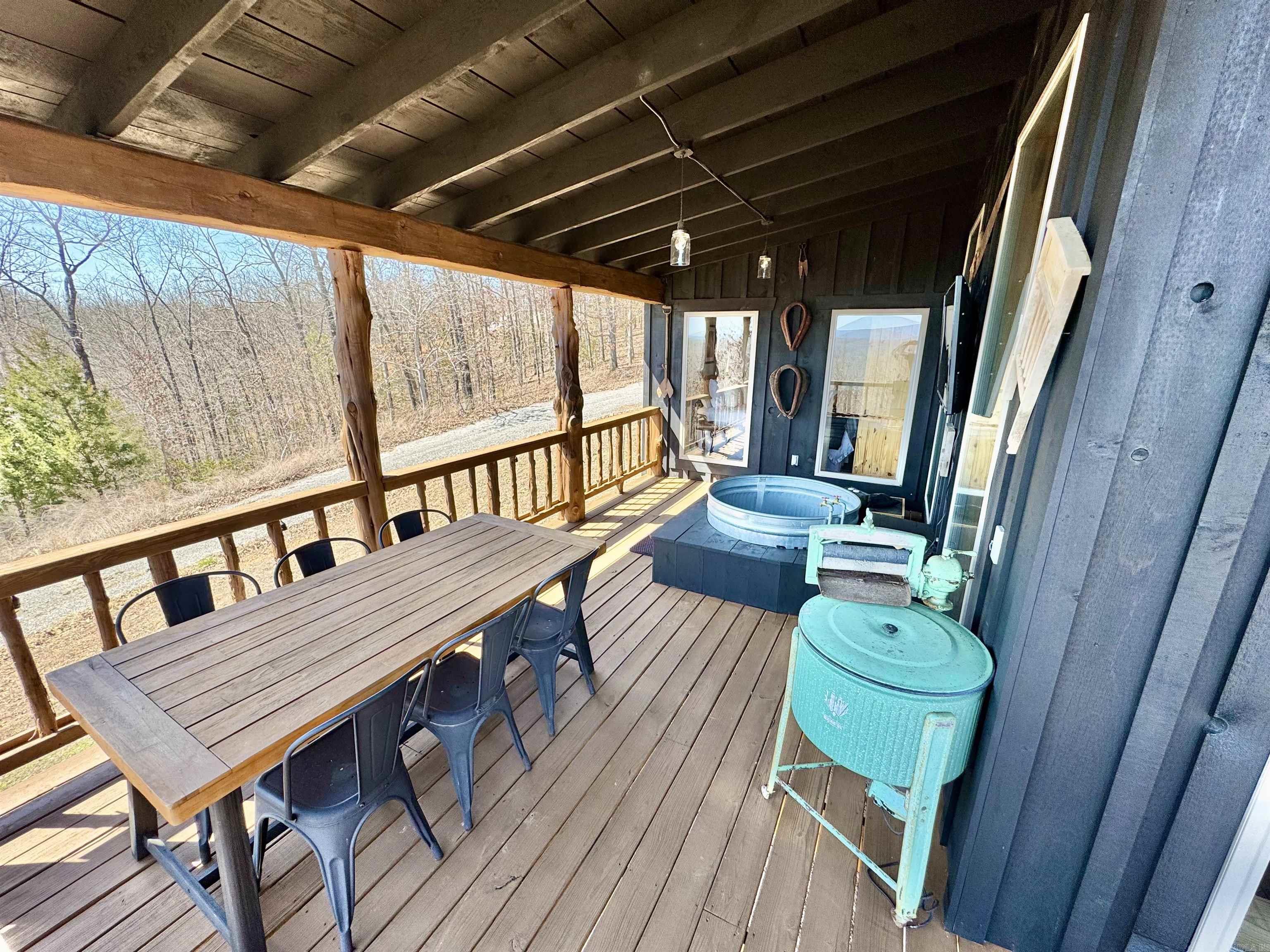 627  Mountain Crest Rd.  Mountain View, AR