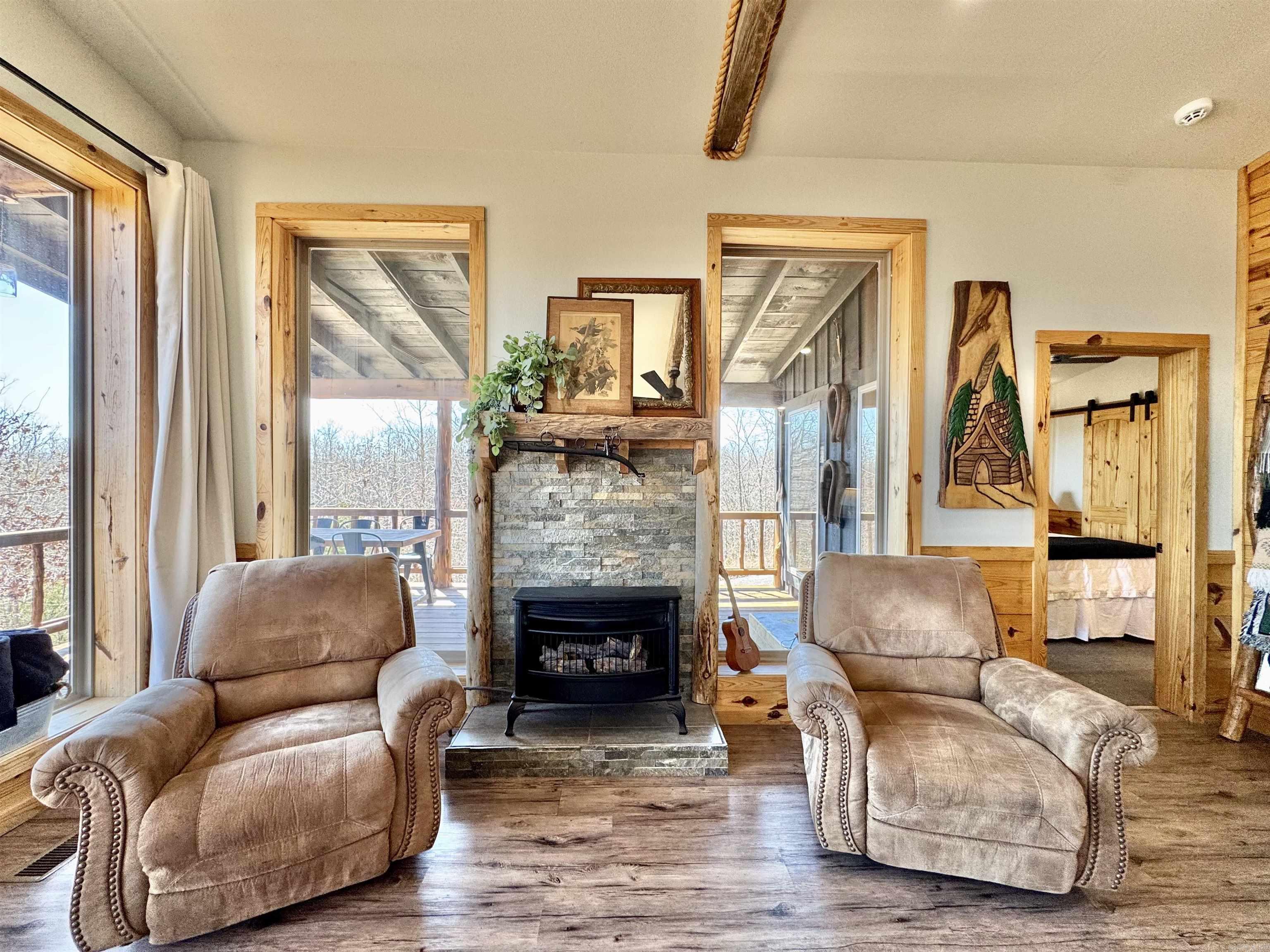 627  Mountain Crest Rd.  Mountain View, AR
