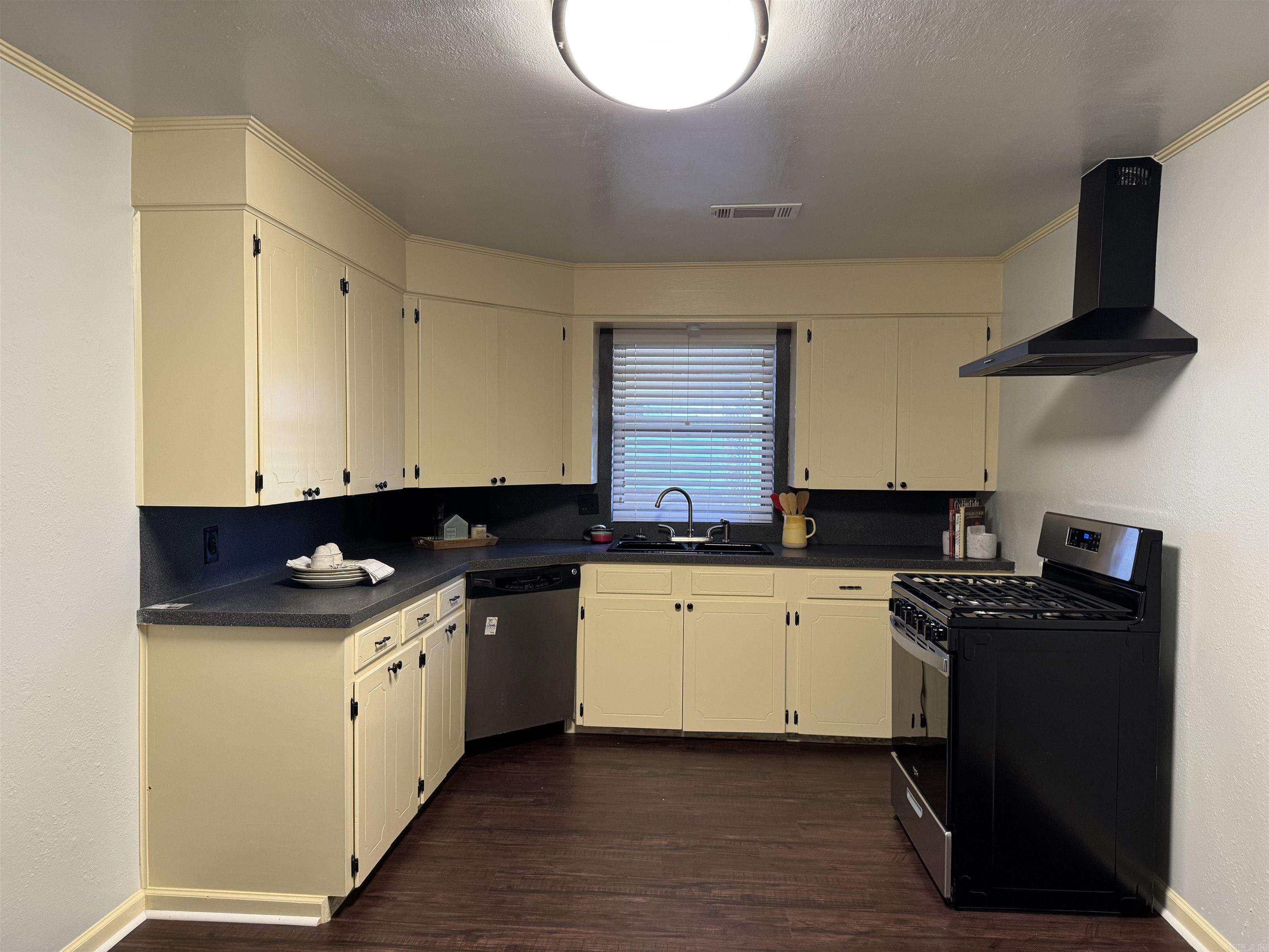 424 E Sevier  Benton, AR