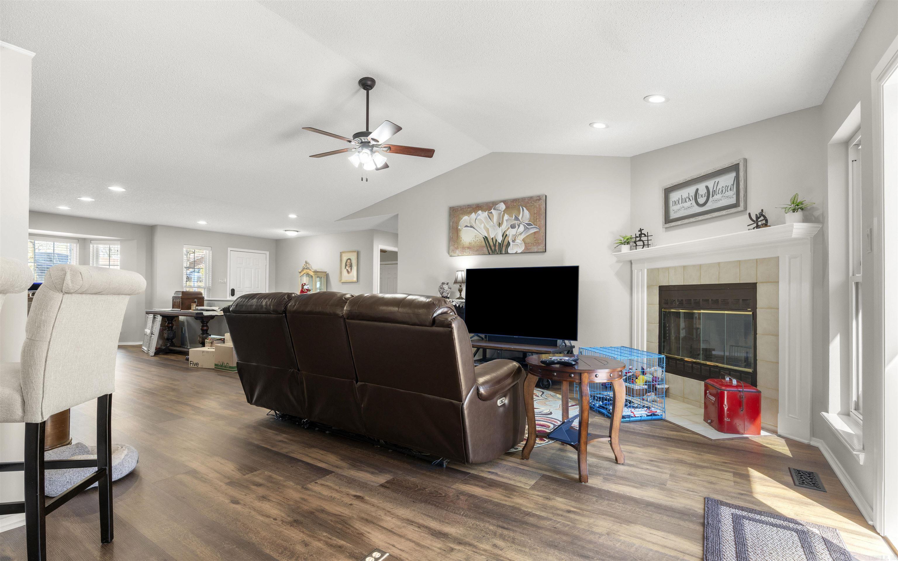 59  Almazan  Hot Springs Village, AR