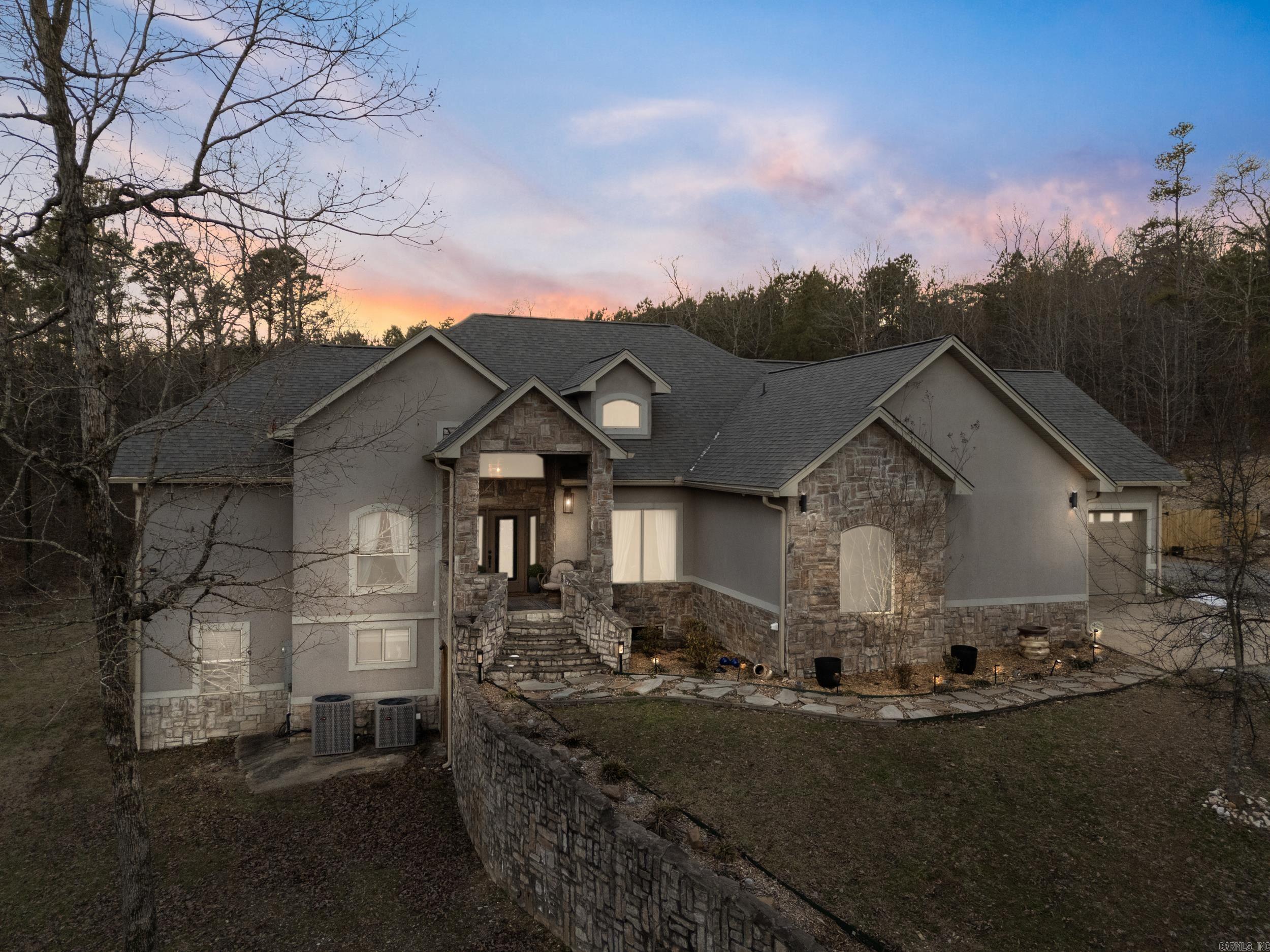 2711  Johnson Lane  Benton, AR