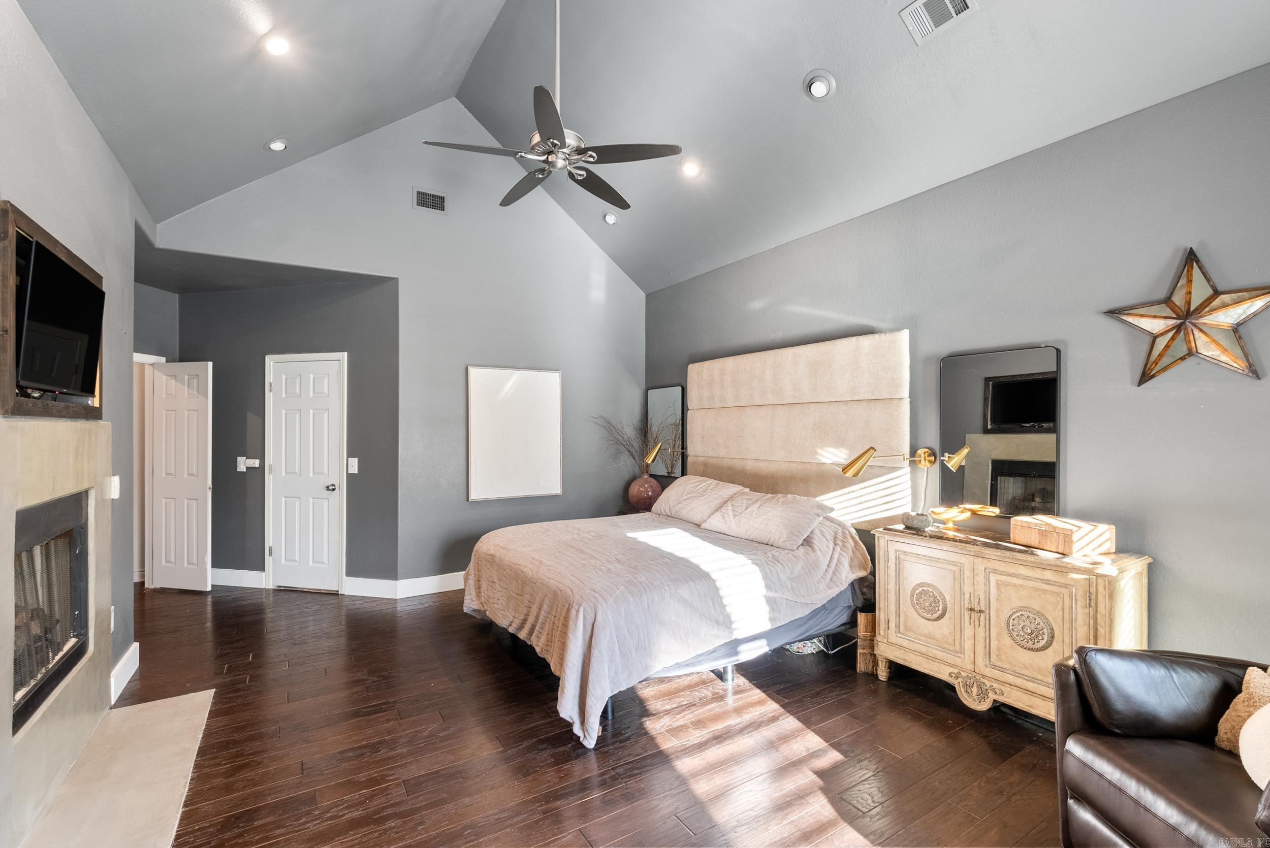 2711  Johnson Lane  Benton, AR