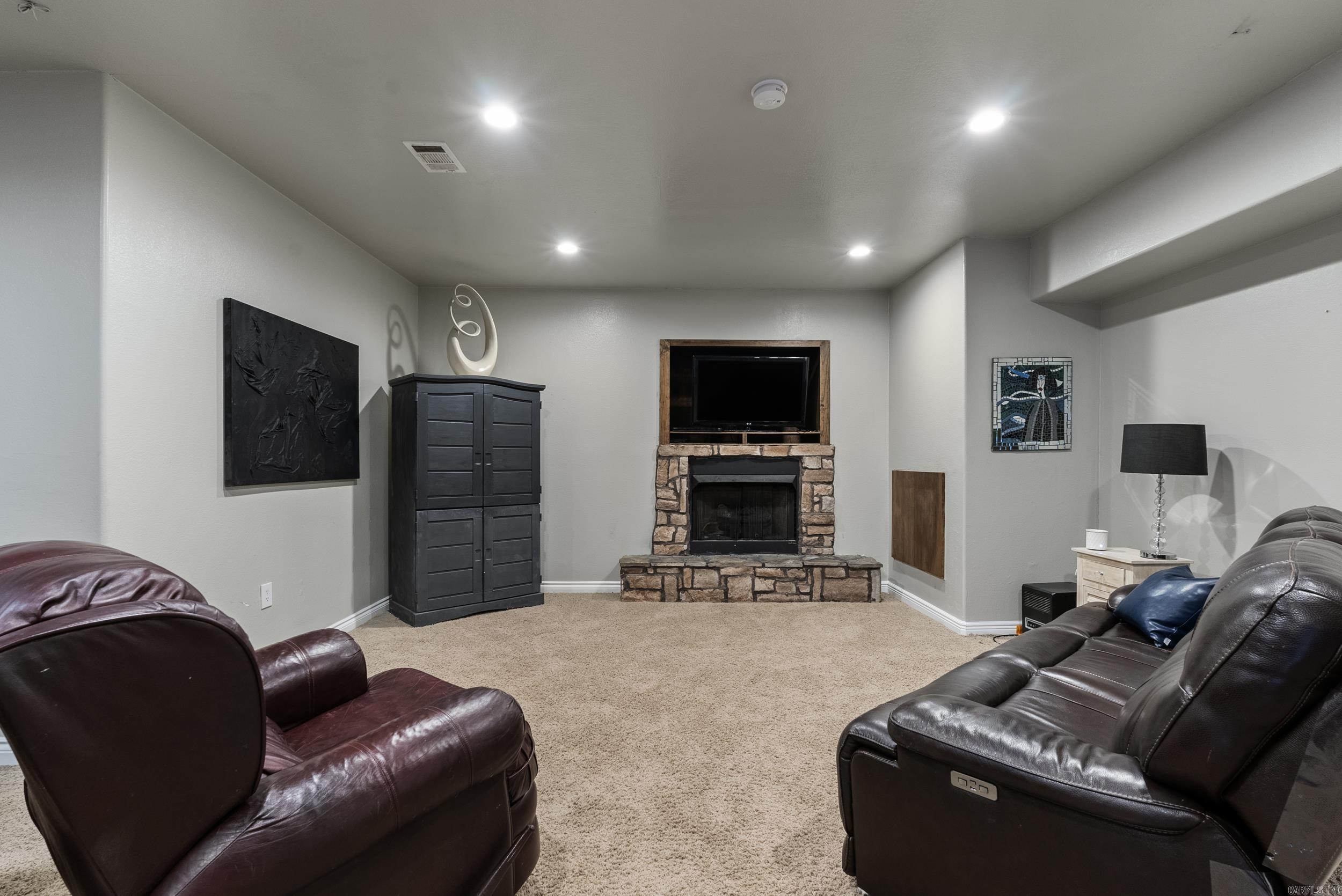 2711  Johnson Lane  Benton, AR