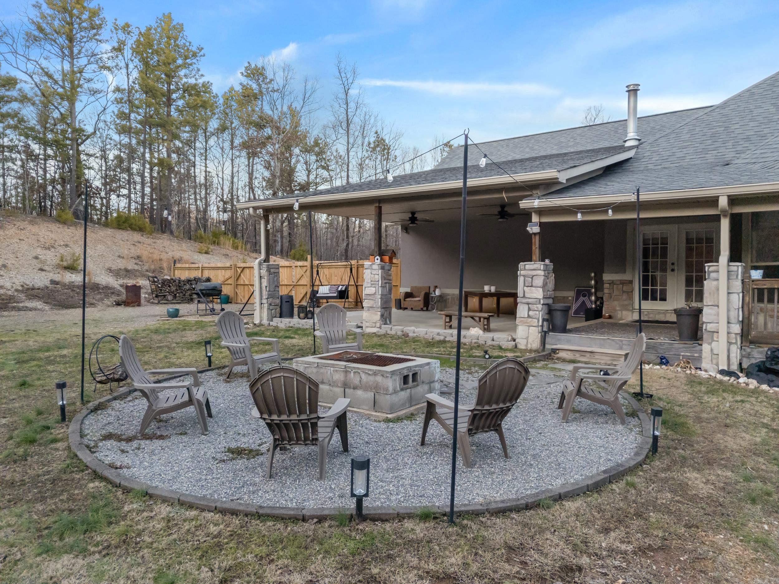 2711  Johnson Lane  Benton, AR