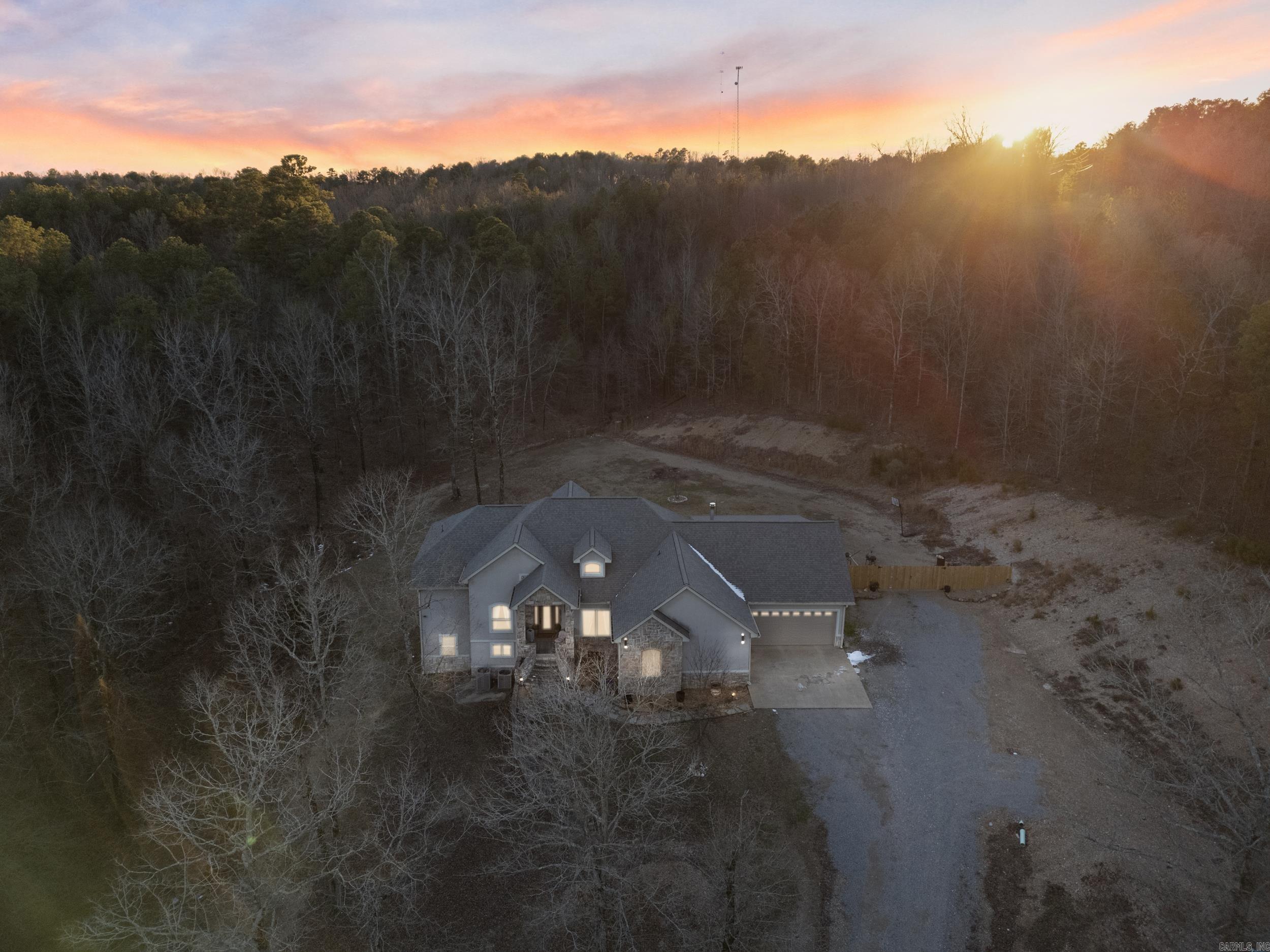 2711  Johnson Lane  Benton, AR