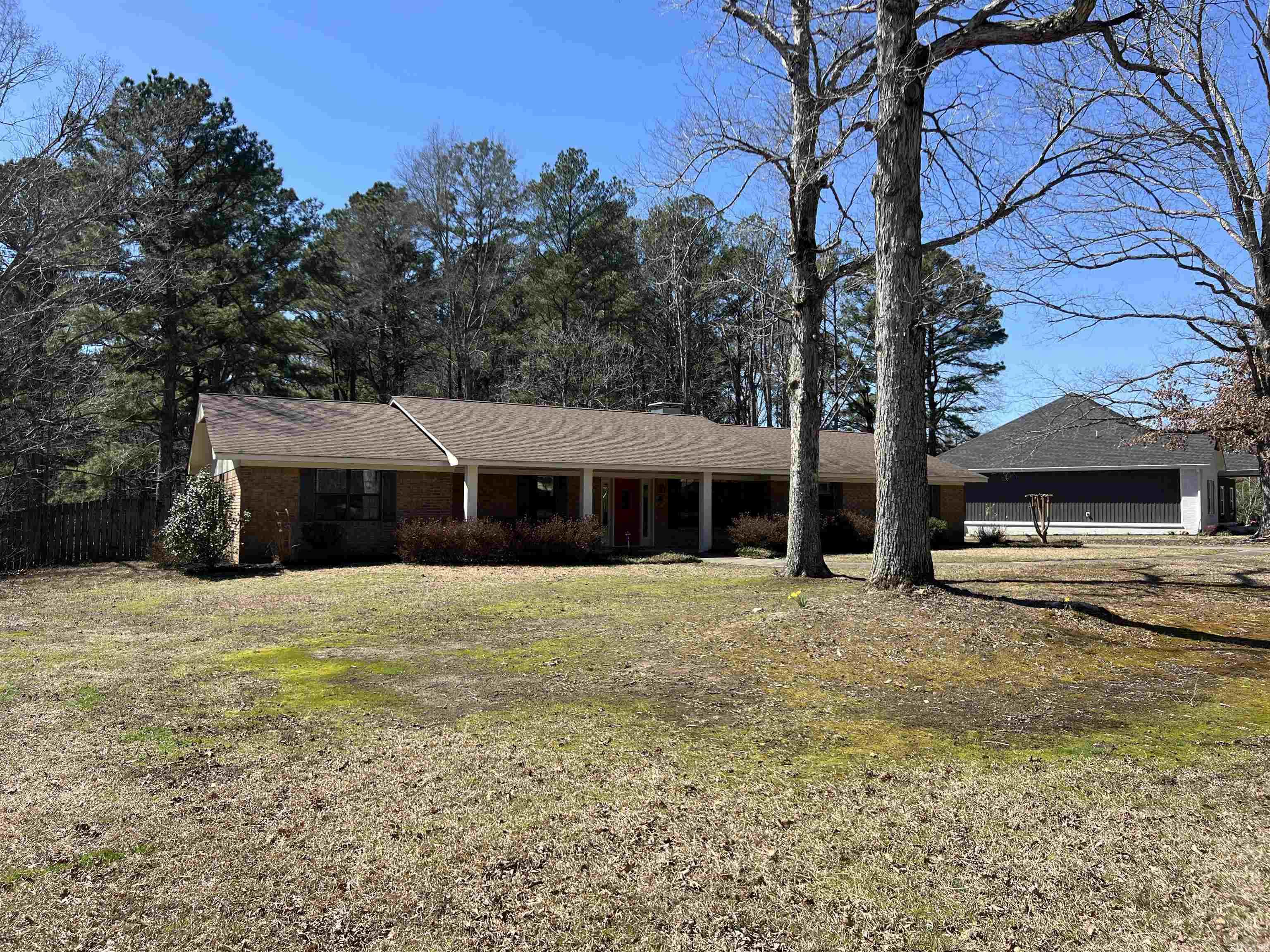 2418 Meadowpond
