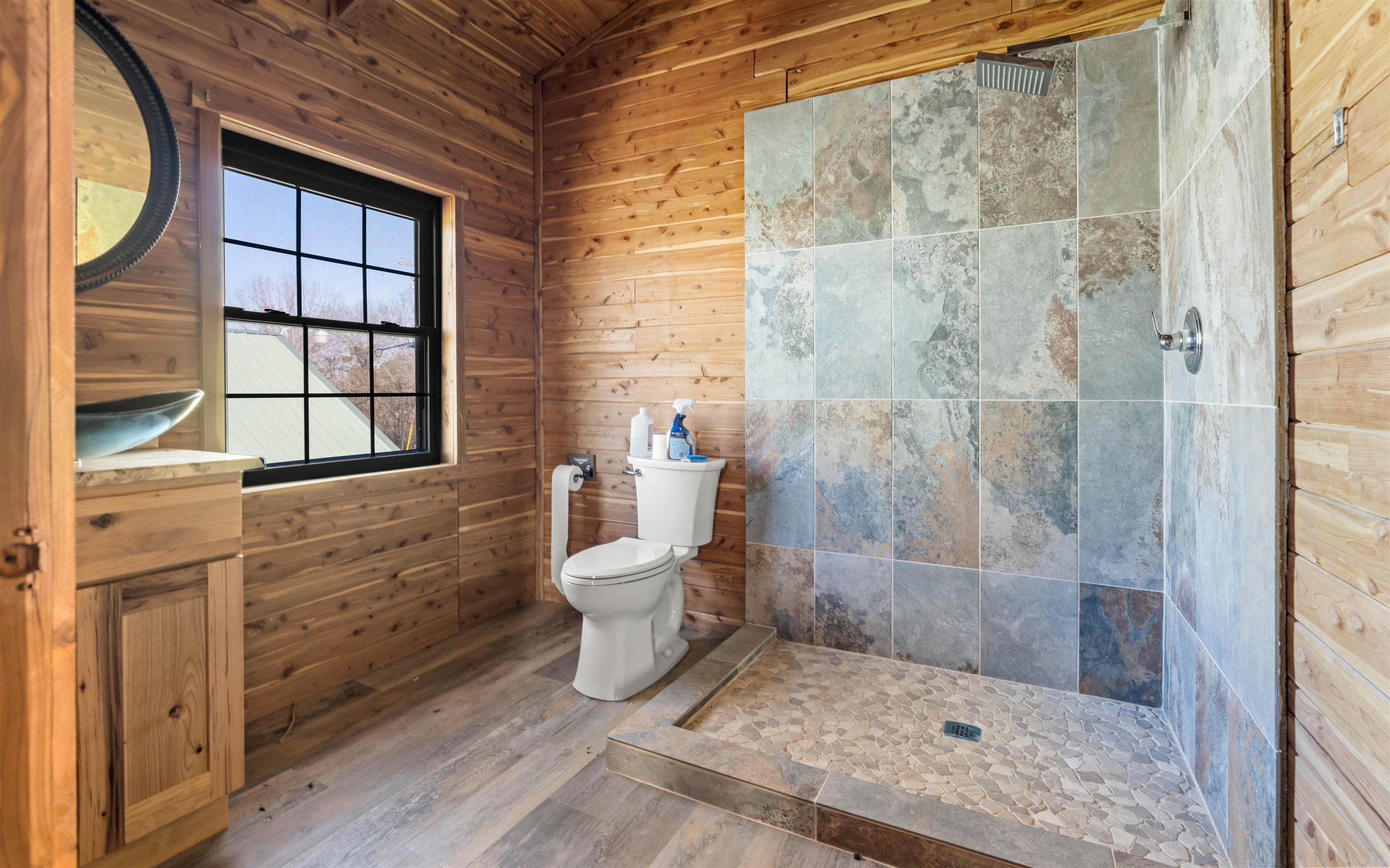 2098 S Moore  Hot Springs, AR